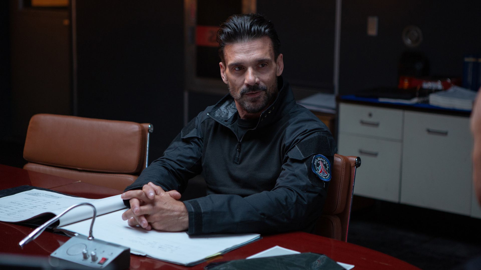 Frank Grillo nel film "Cosmic Sin"