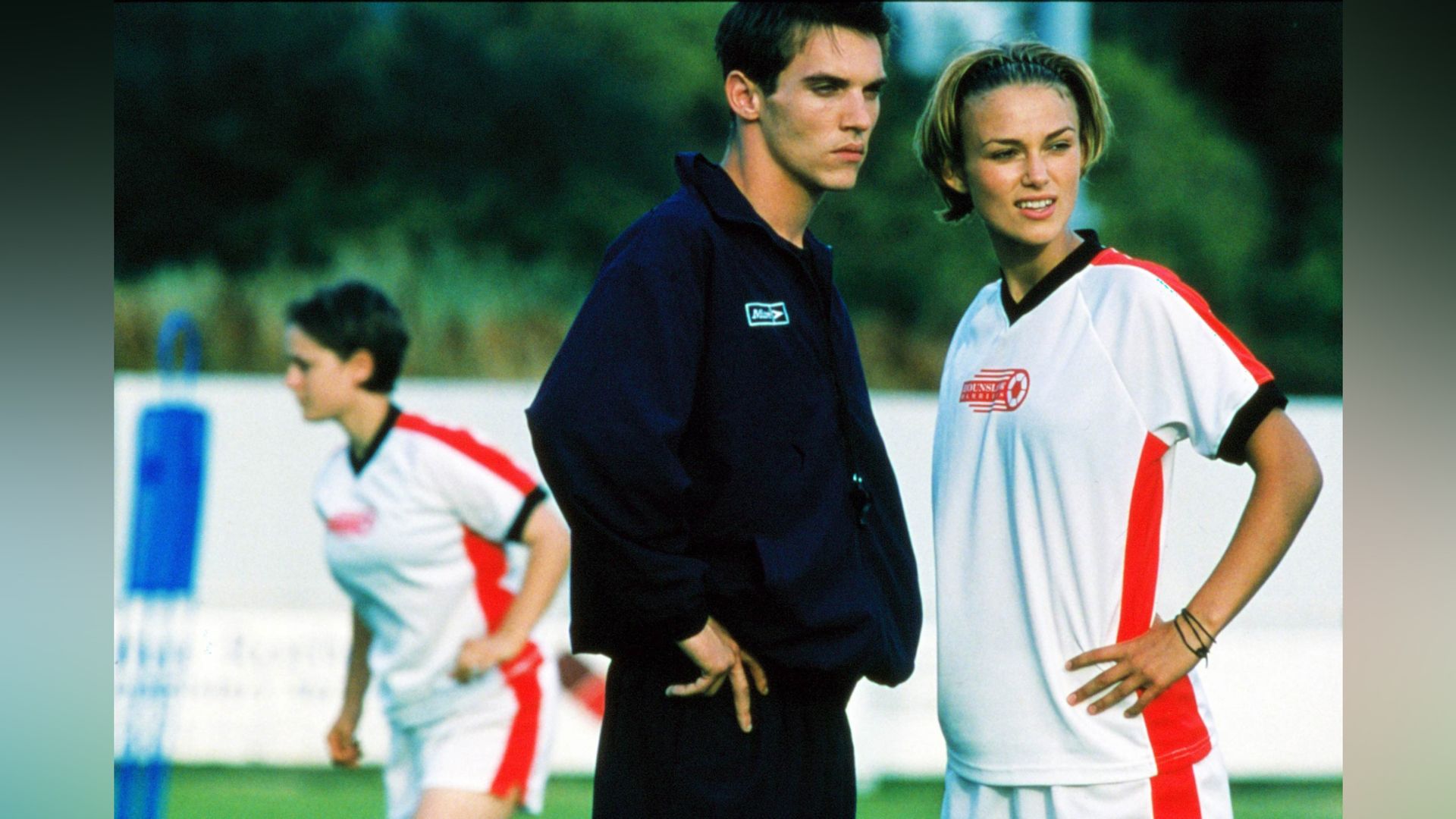 Jonathan Rhys Meyers nel film 'Bend It Like Beckham'