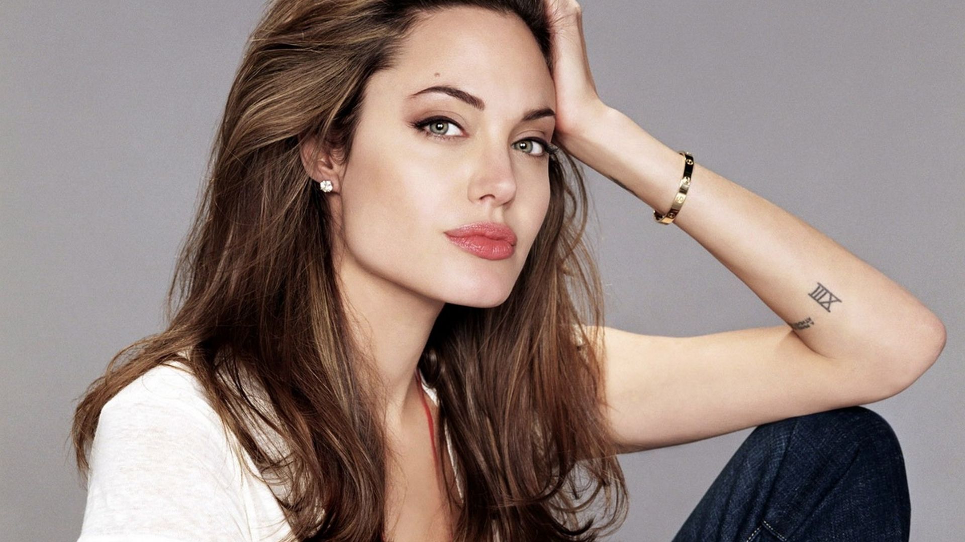 Angelina Jolie – una Gemelli
