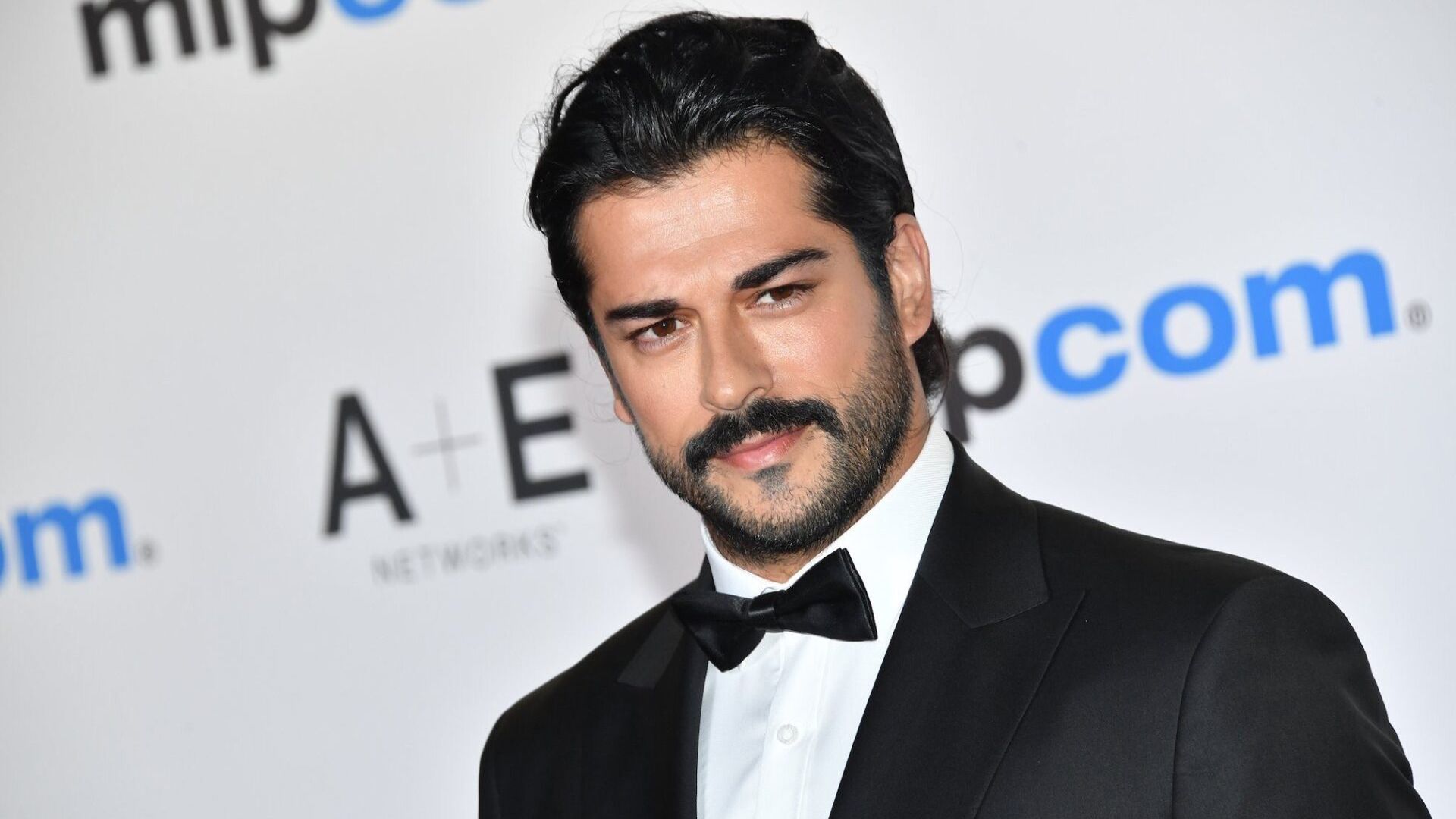 Attore Burak Özçivit – Uomo Capricorno