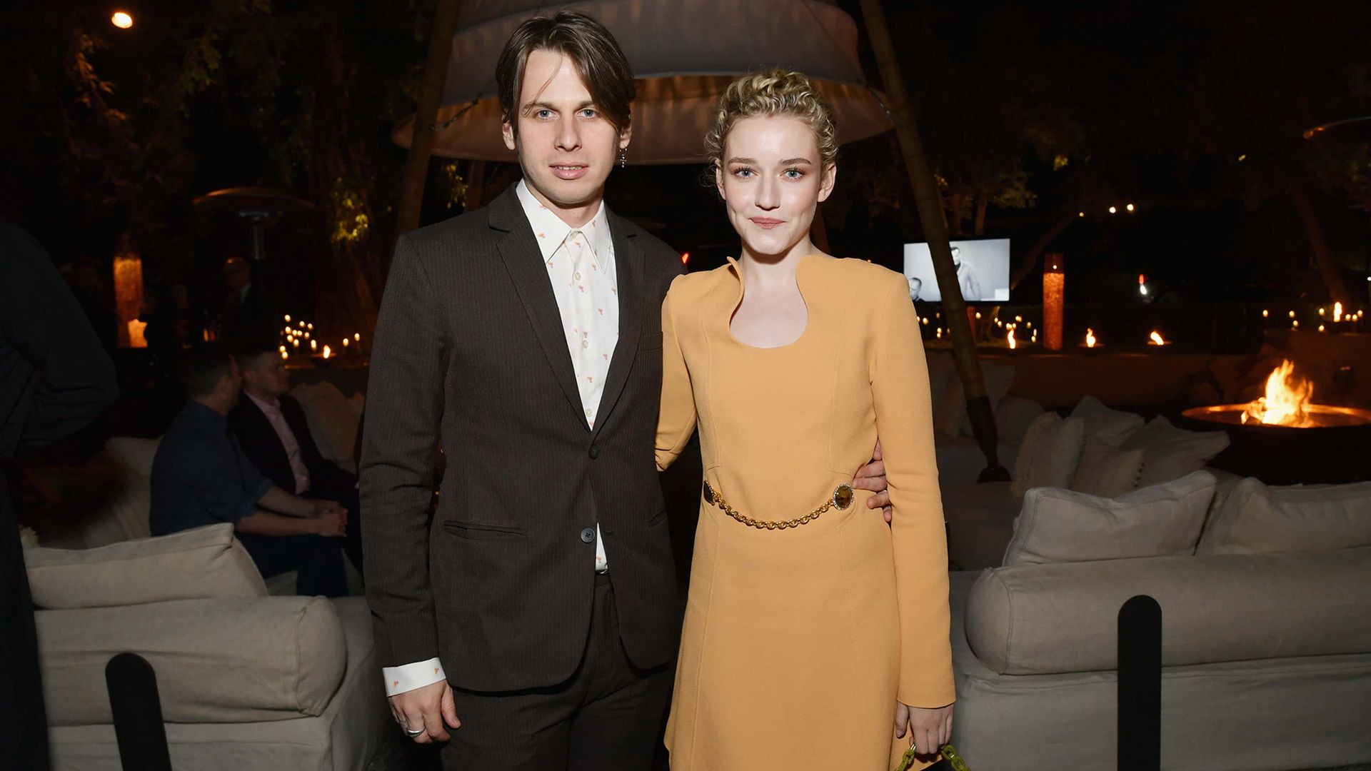 Julia Garner e suo marito Mark Foster
