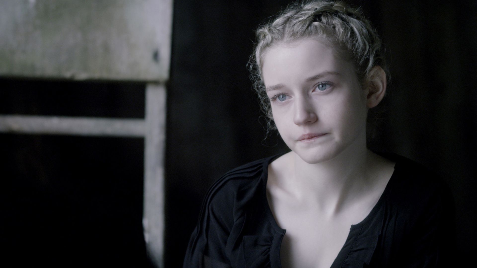Julia Garner nel film 'We Are What We Are'