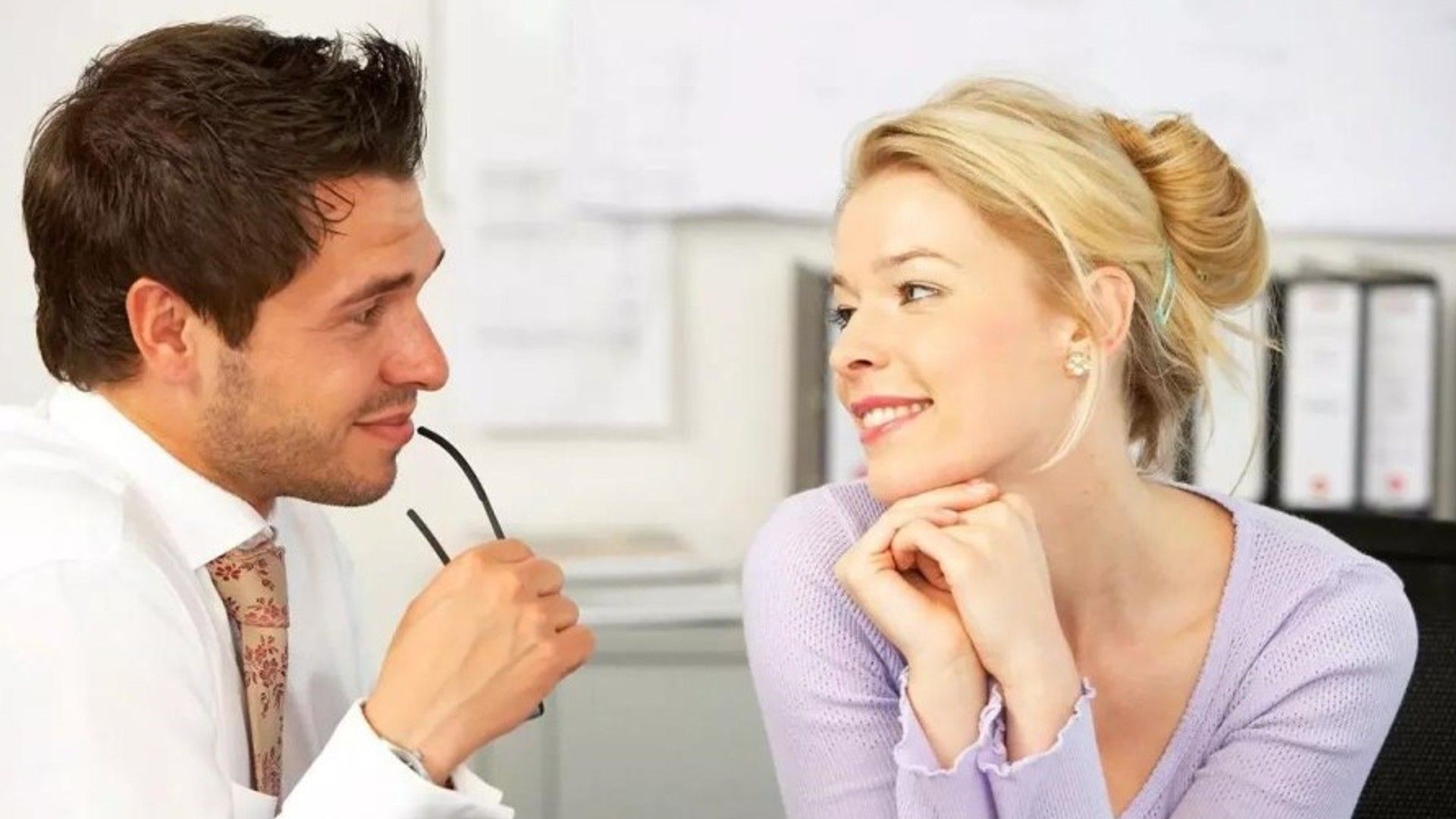 Una ragazza Scorpione attrae un uomo Capricorno con un intero insieme di caratteristiche
