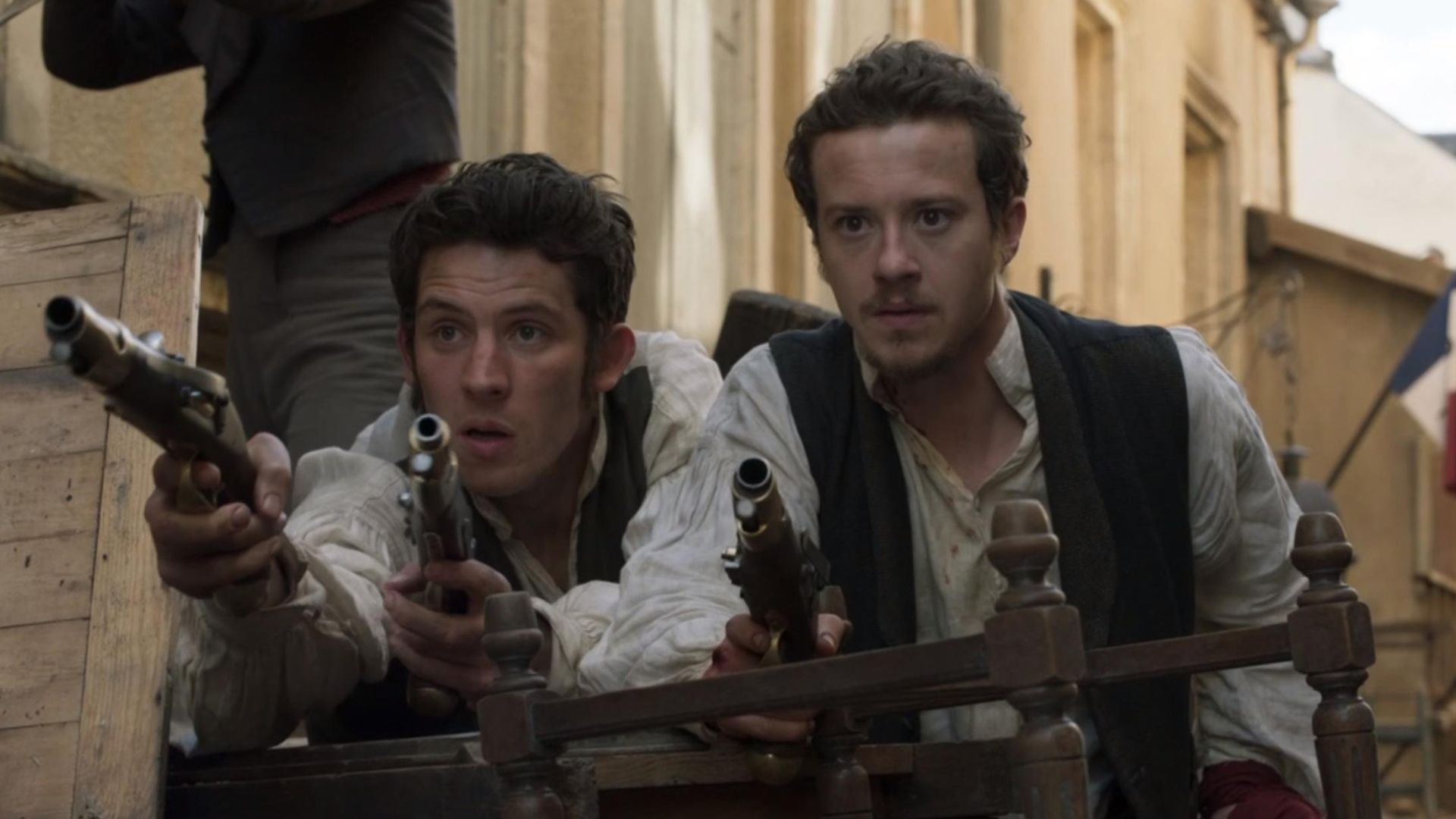 Joseph Quinn nella serie TV "Les Misérables"