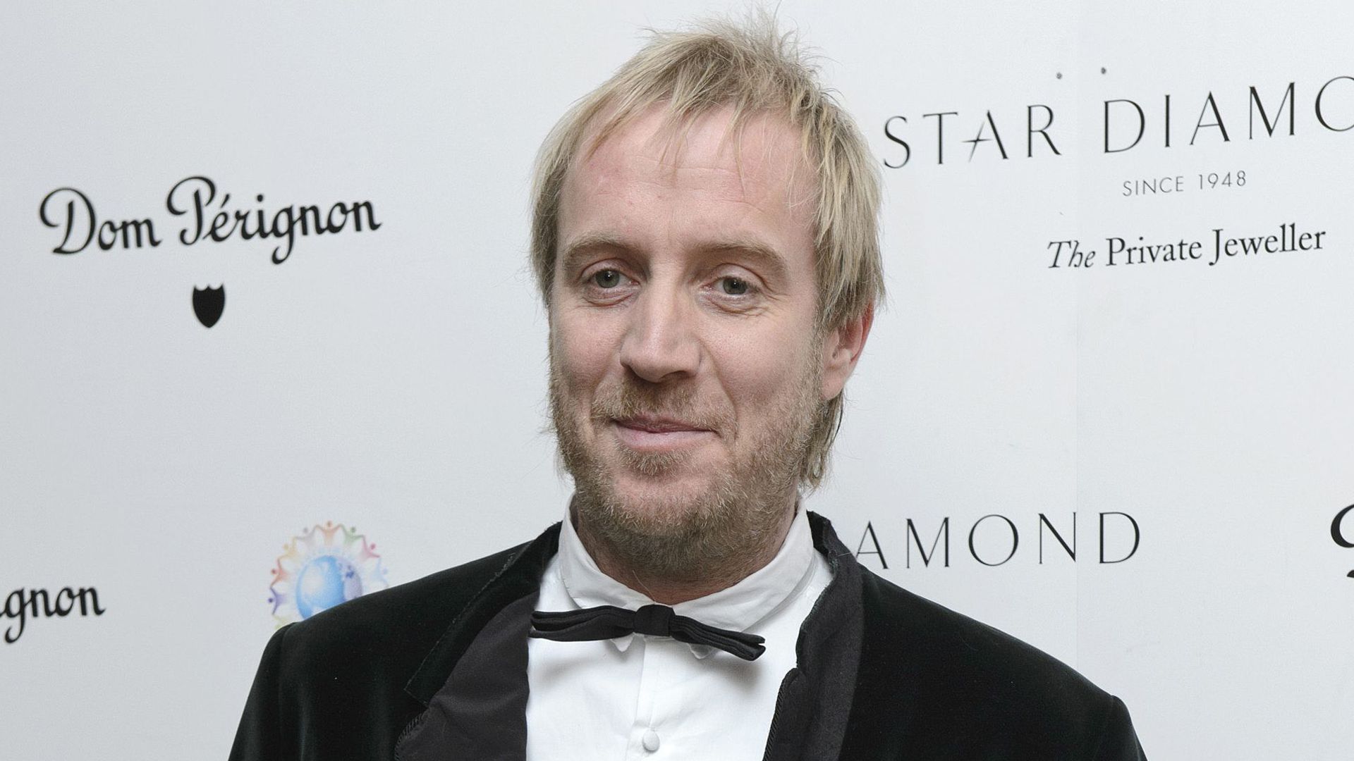 Attore Rhys Ifans