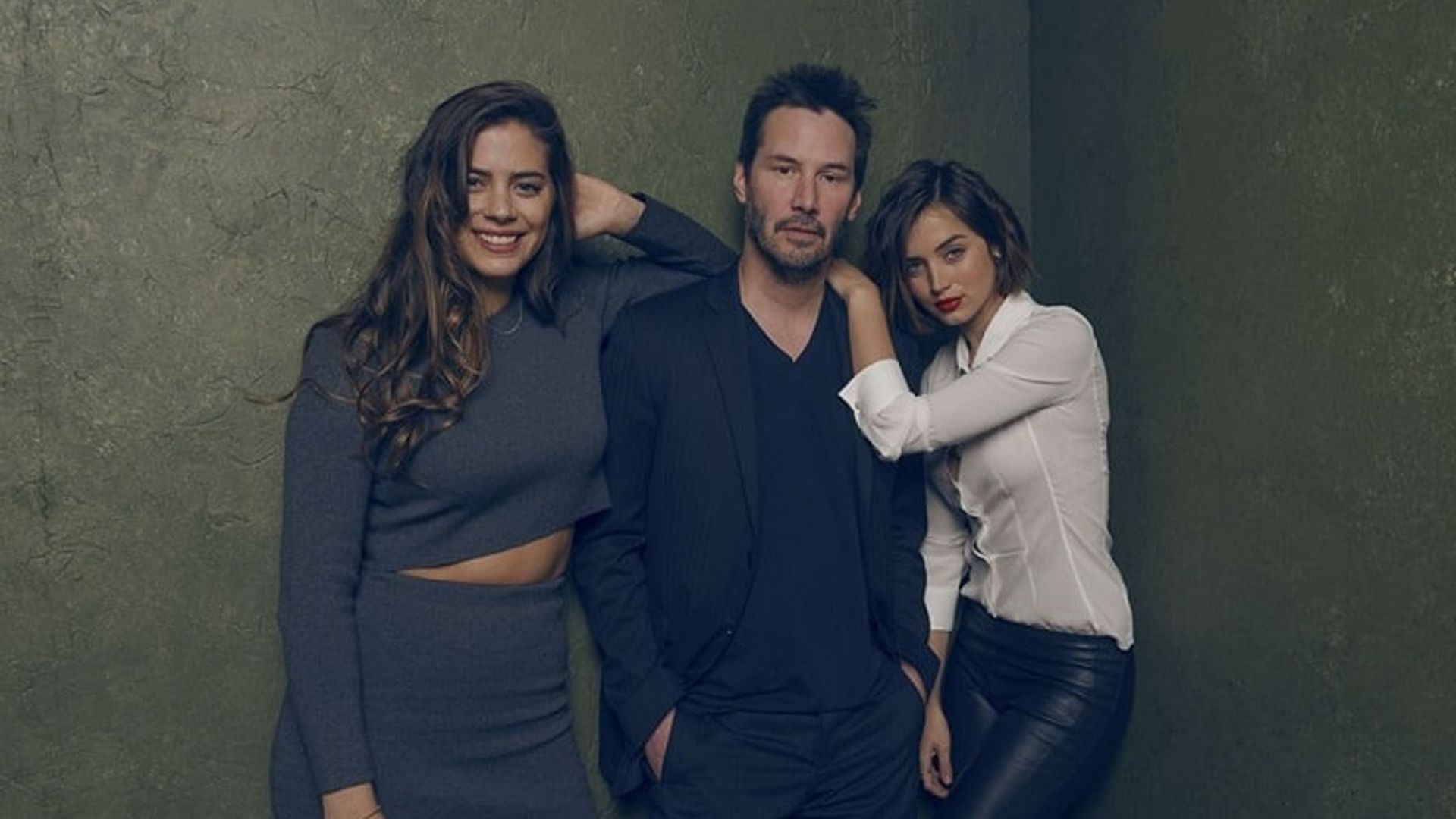 Ana de Armas sul set di Knock Knock