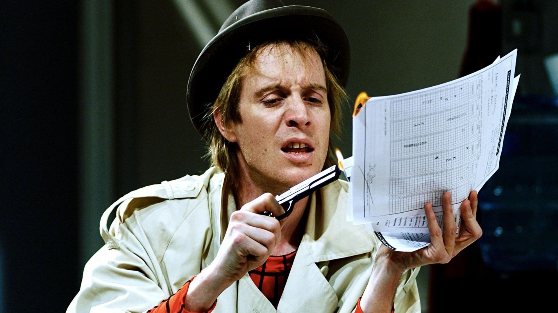 Rhys Ifans nella pièce 'Accidental Death of an Anarchist'