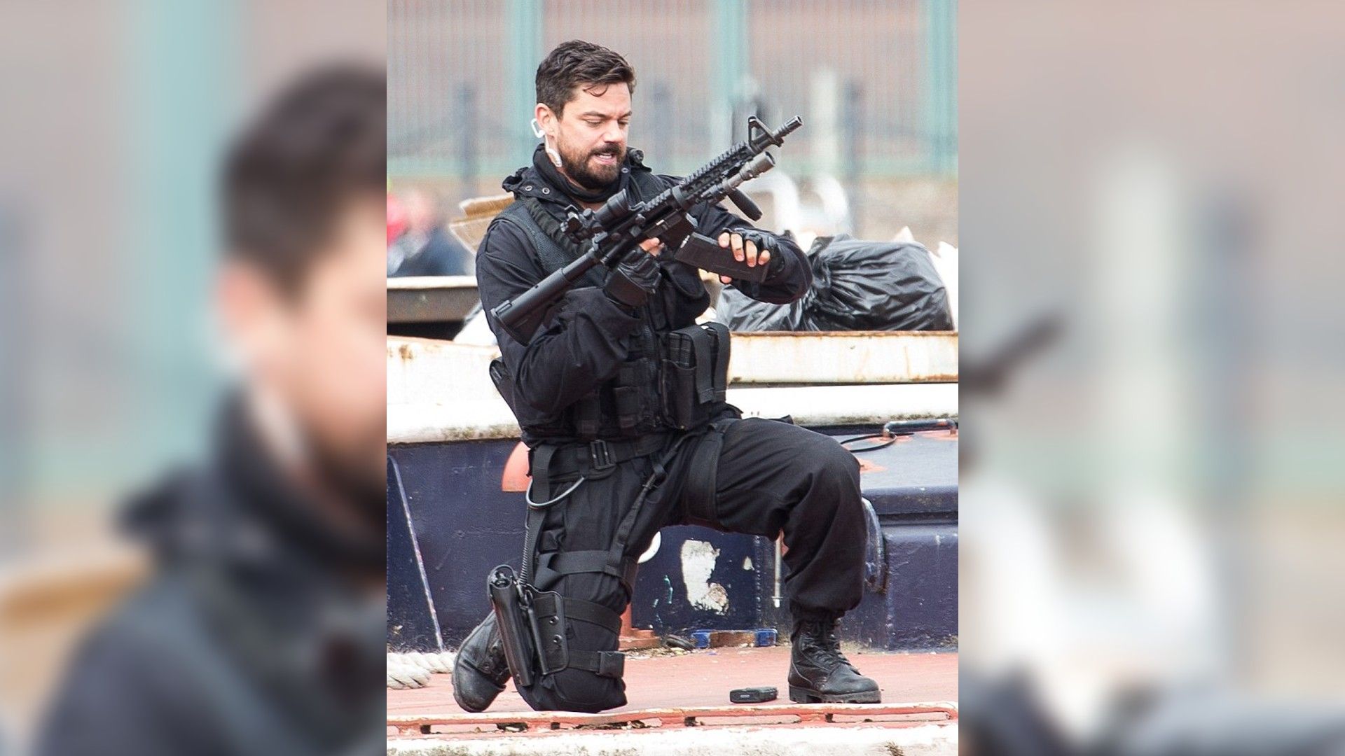 Dominic Cooper sul set di 'Stratton'
