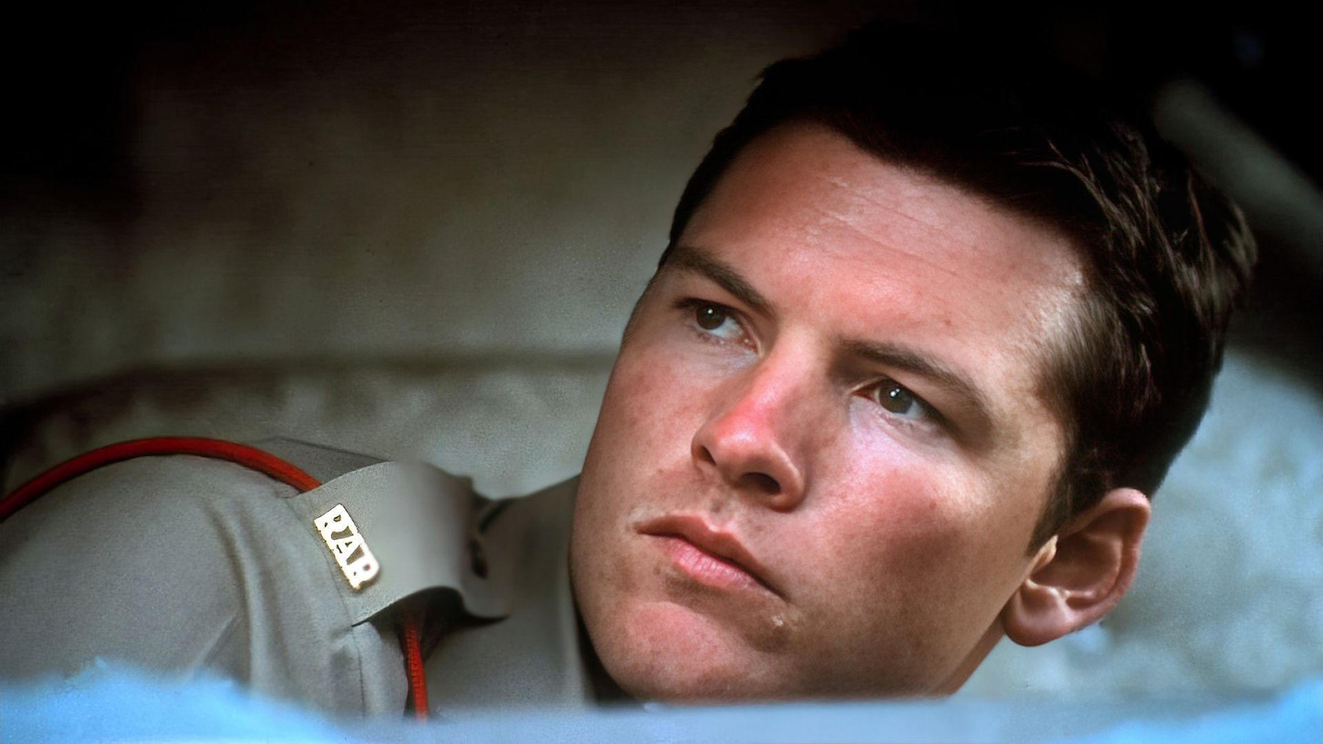 Sam Worthington nel film 'Dirty Deeds'