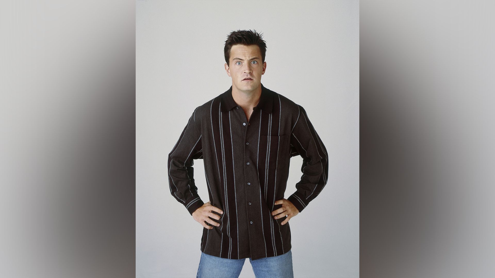 Matthew Perry nei panni di Chandler Bing