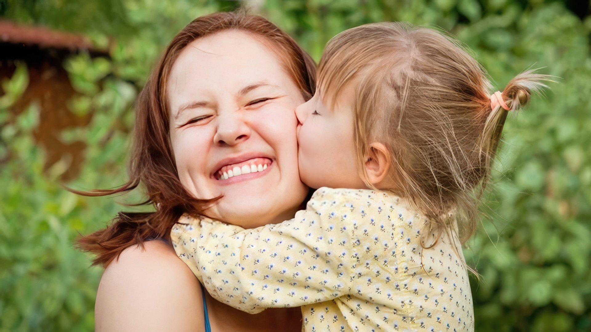 La mamma Gemelli dà al suo bambino positività e divertimento