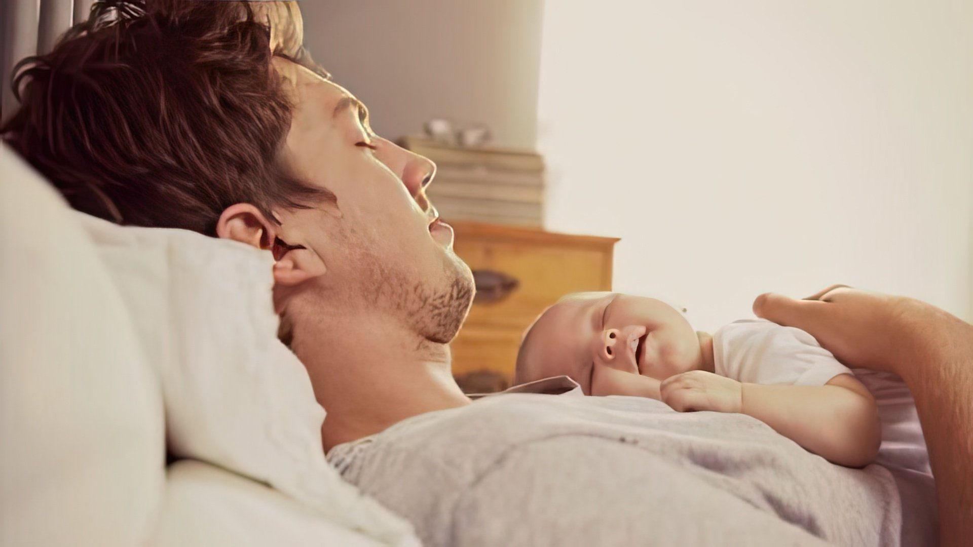 Il Papà Gemelli Dovrebbe Passare Più Tempo con il Bambino
