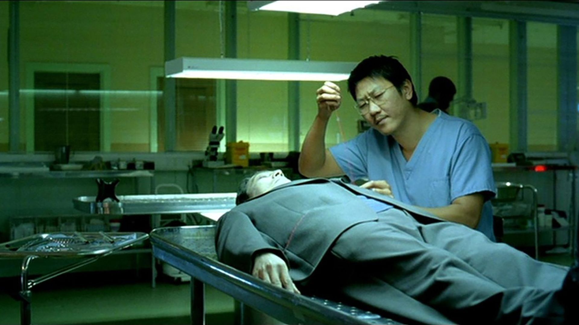 Benedict Wong nel film Dirty Pretty Things