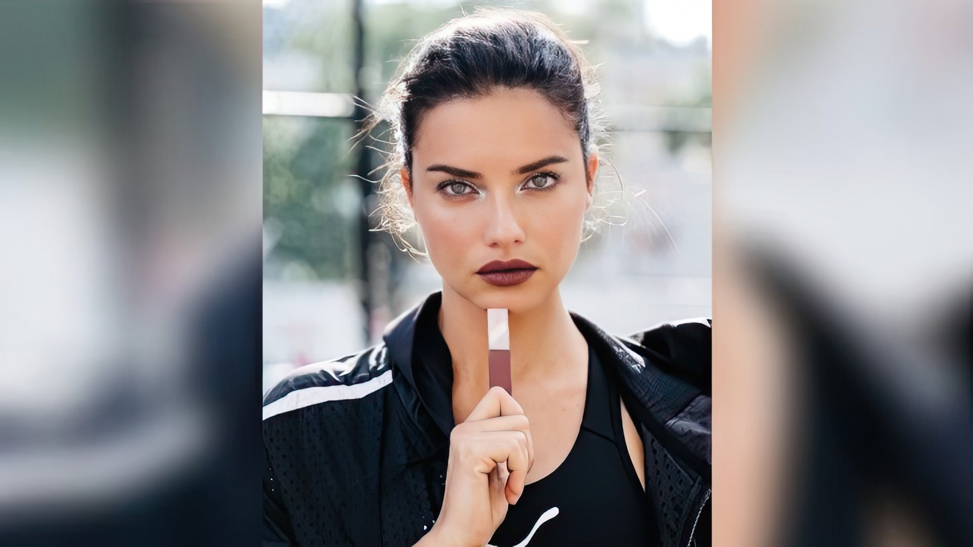 Adriana Lima in uno spot di Maybelline