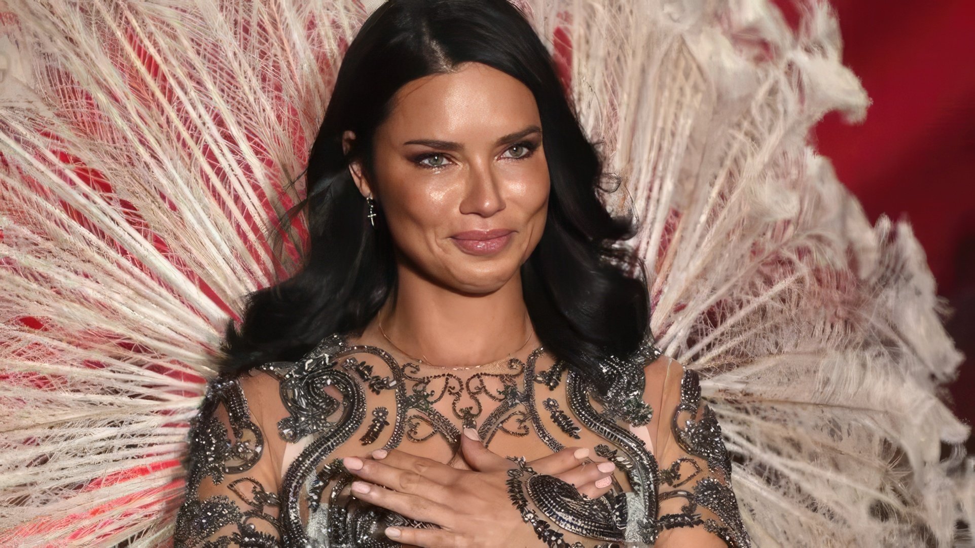 Adriana Lima all'ultima sfilata di Victoria's Secret