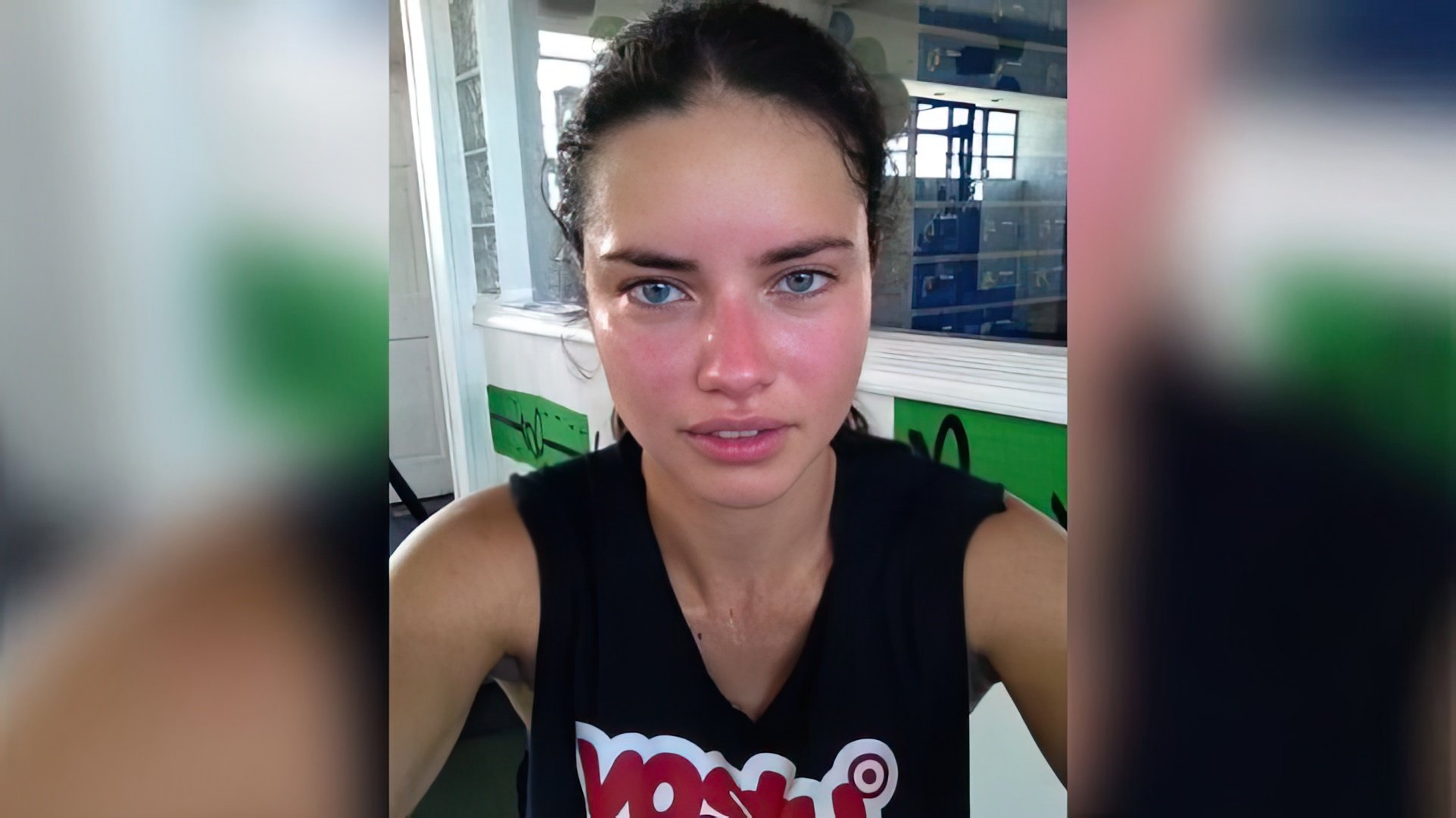 Adriana Lima senza trucco