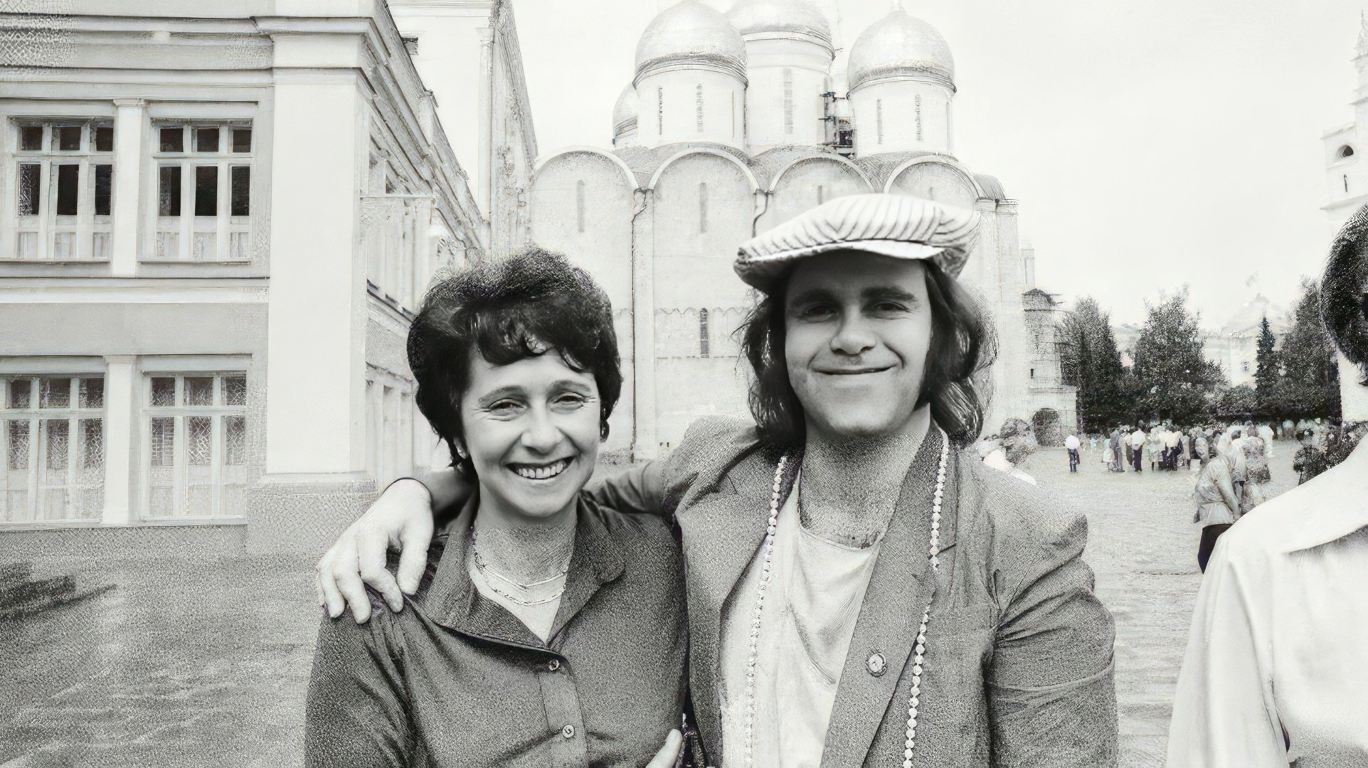 Sheila Dwight con suo figlio durante il suo tour in URSS (1979)