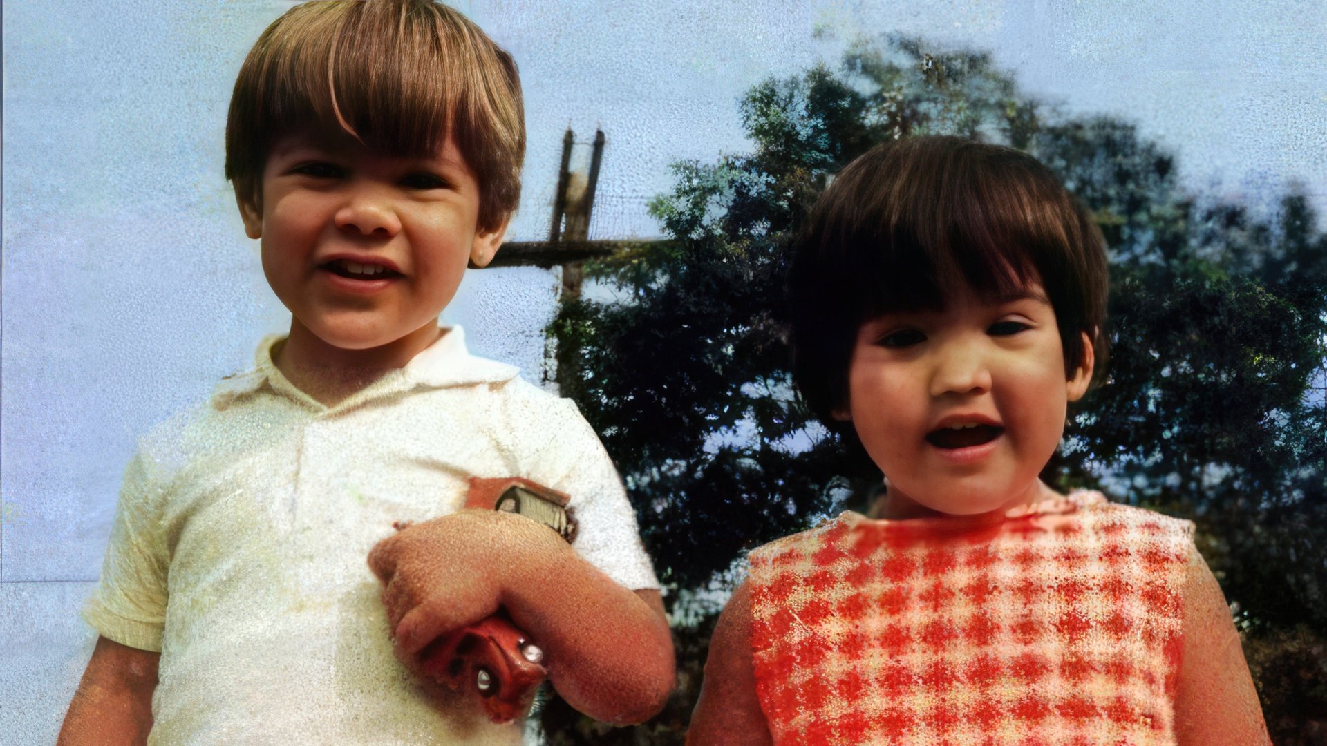 Foto da bambino di Keanu Reeves e sua sorella Kim