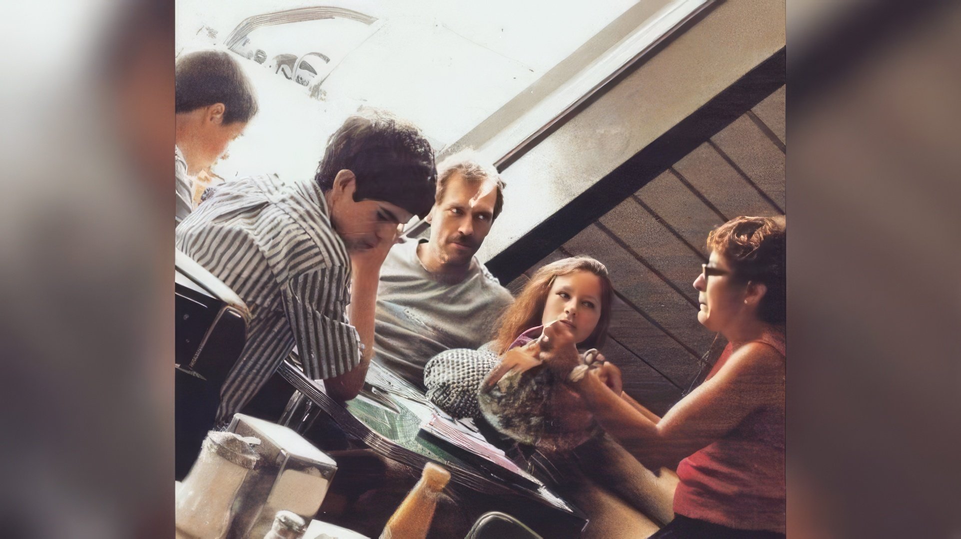 Hugh Laurie con sua moglie e i suoi figli