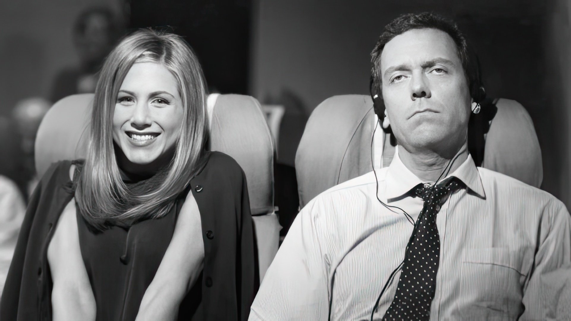 Jennifer Aniston e Hugh Laurie sul set di 'Friends'