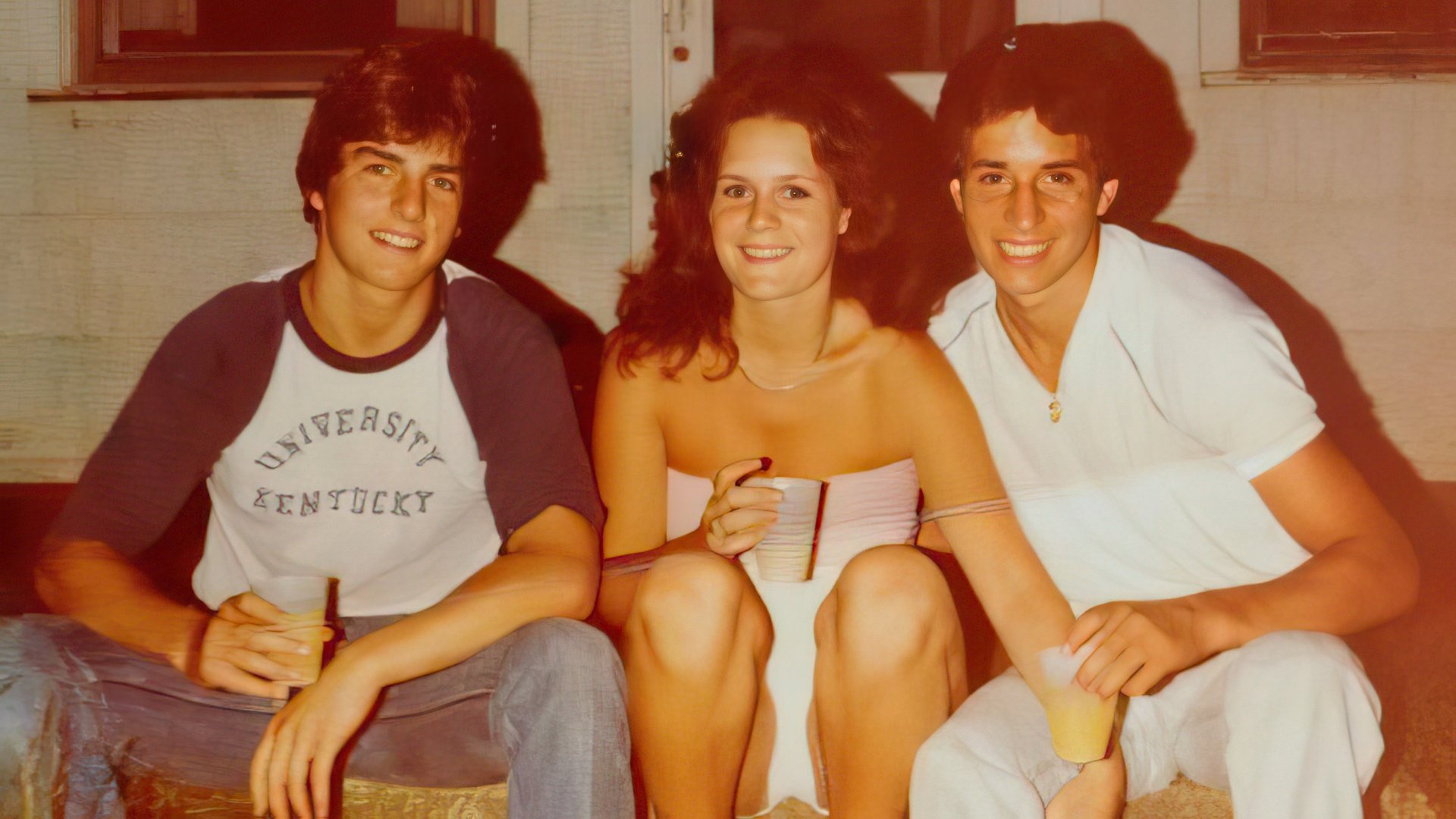 Il giovane Tom Cruise con la sua prima fidanzata