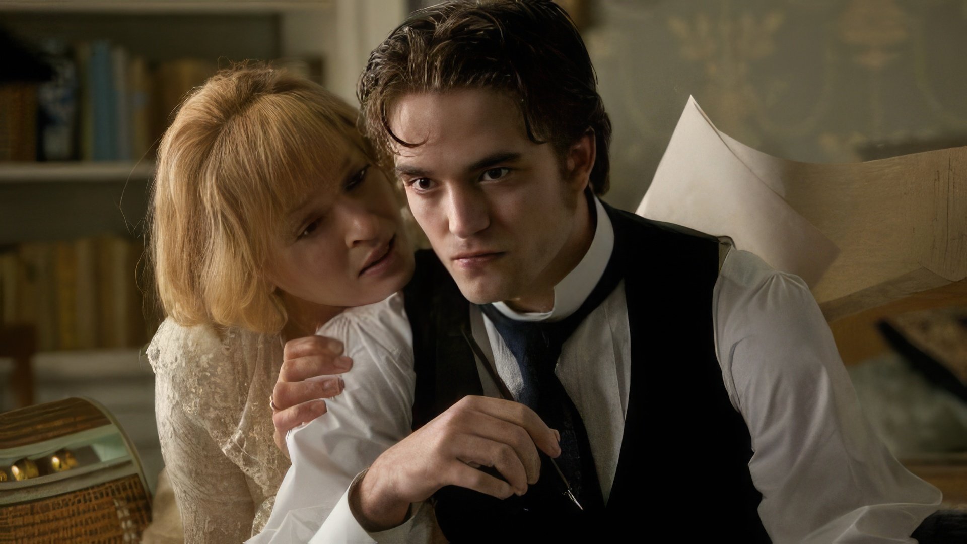Robert Pattinson e Uma Thurman nel film "Bel Ami"