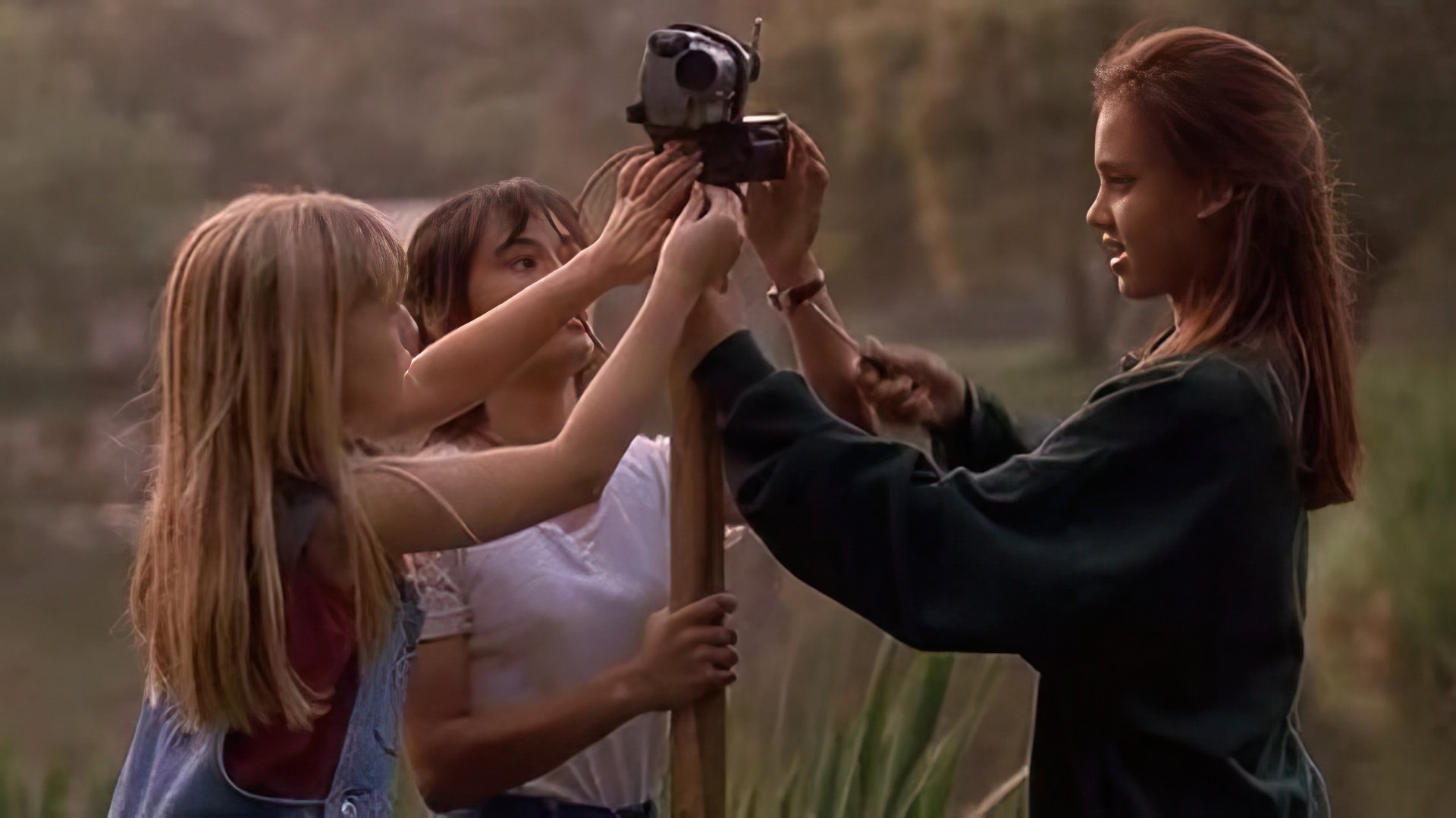 Jessica Alba nel film "Camp Nowhere"