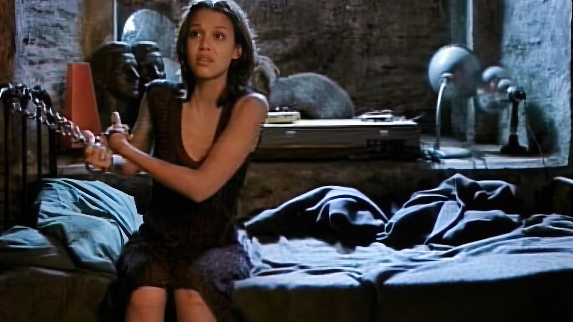 Jessica Alba nel film "Paranoid"