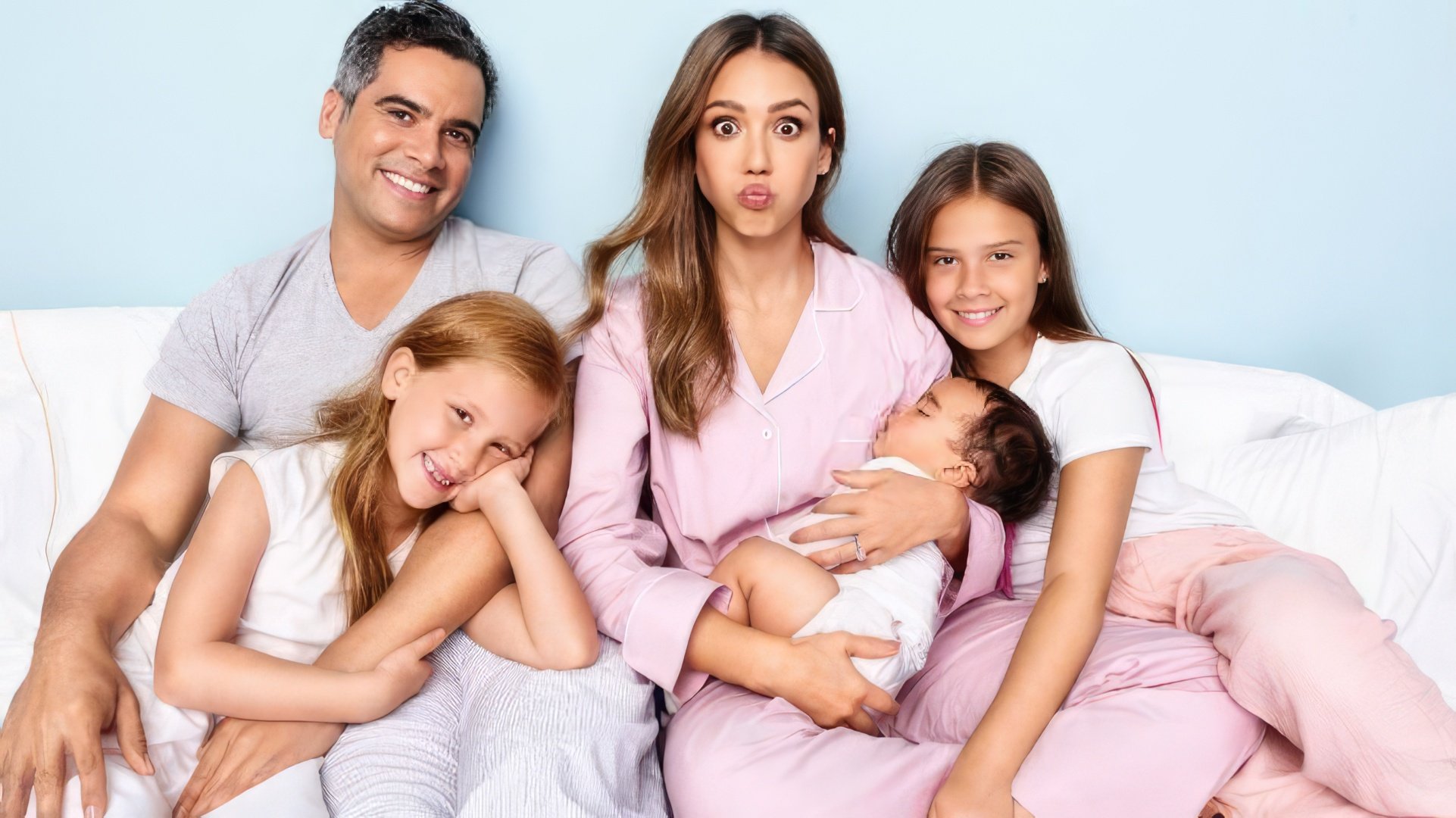 Jessica Alba con il suo ex-marito e i figli