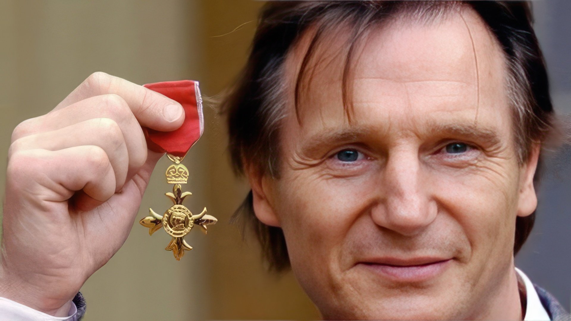 Liam Neeson insignito dell'Ordine dell'Impero Britannico