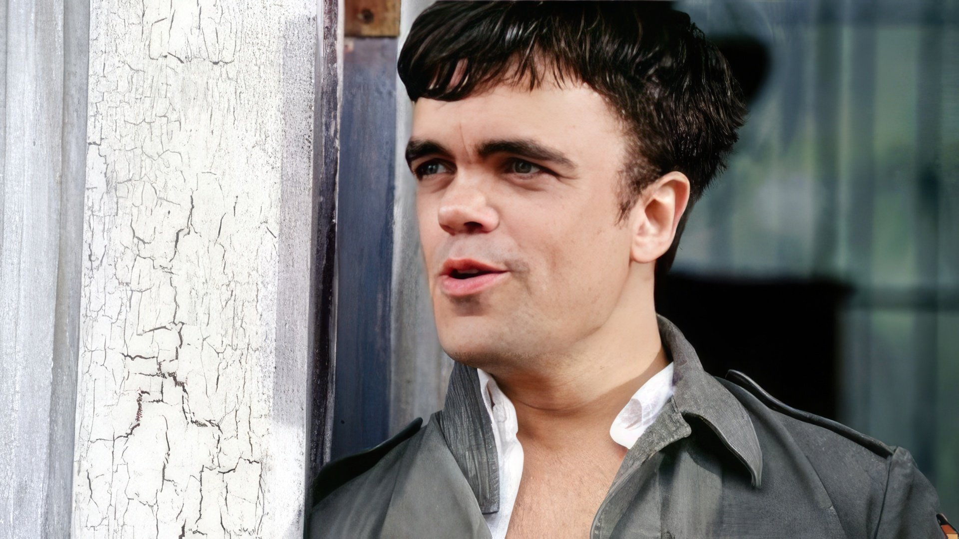Il giovane Peter Dinklage (scena dal film "The Station Agent")