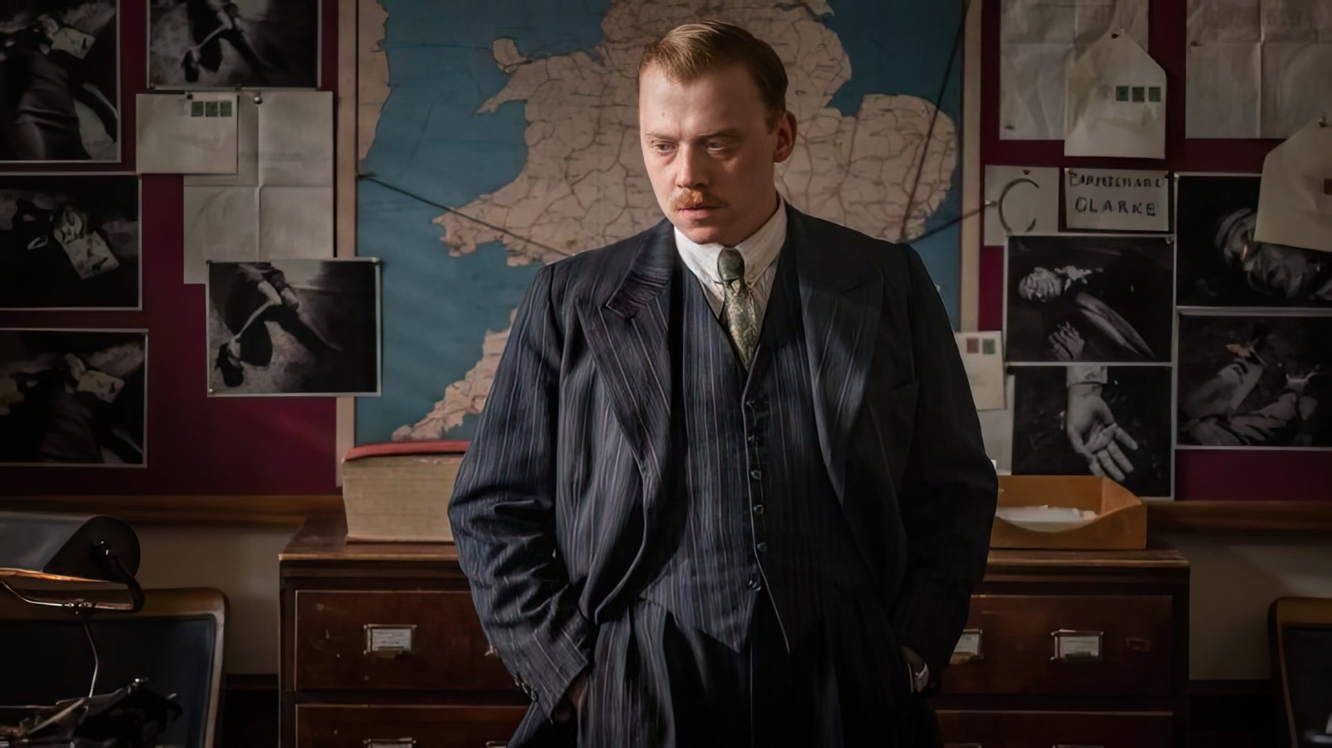 Scena dalla serie 'The ABC Murders'