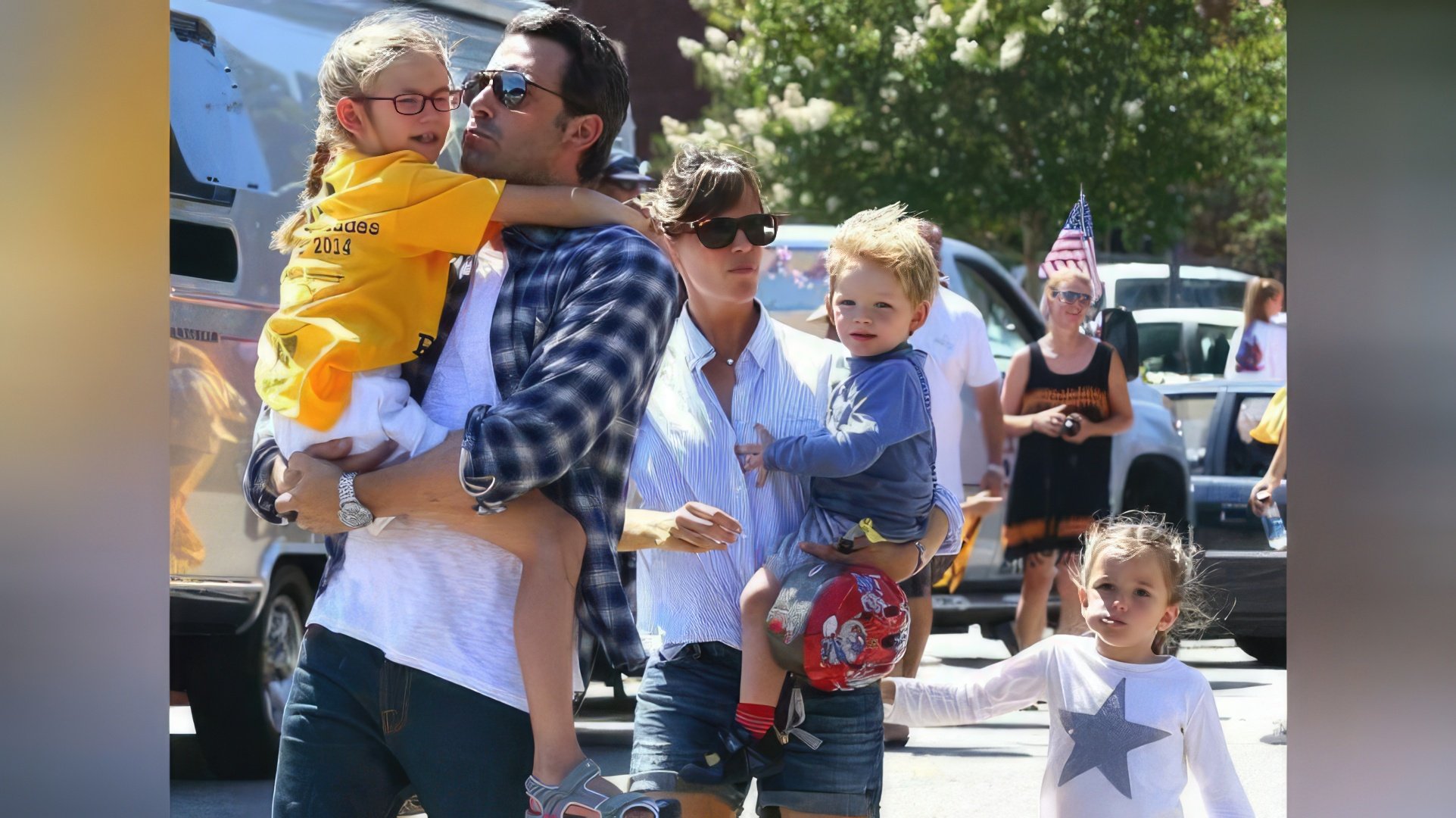 Ben Affleck con la moglie e i figli