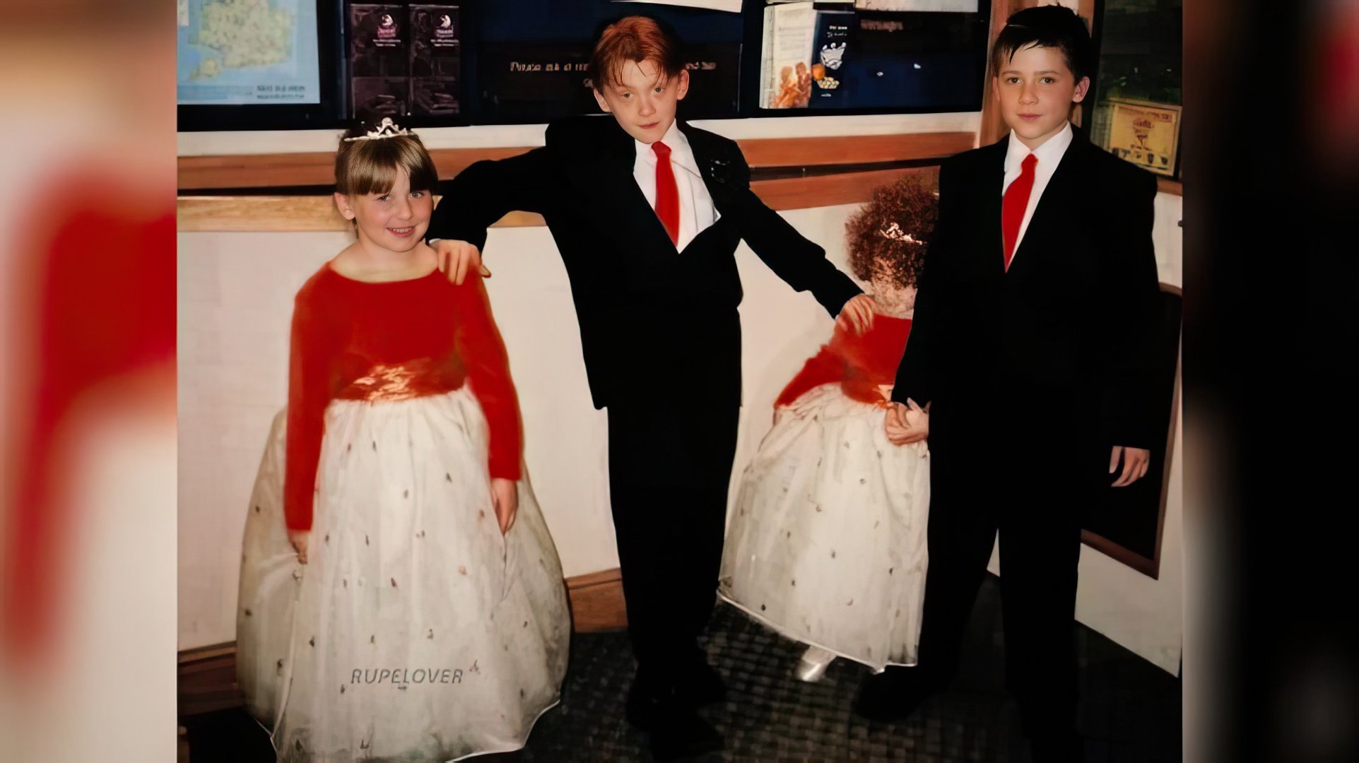 Rupert Grint con le sue sorelle e suo fratello