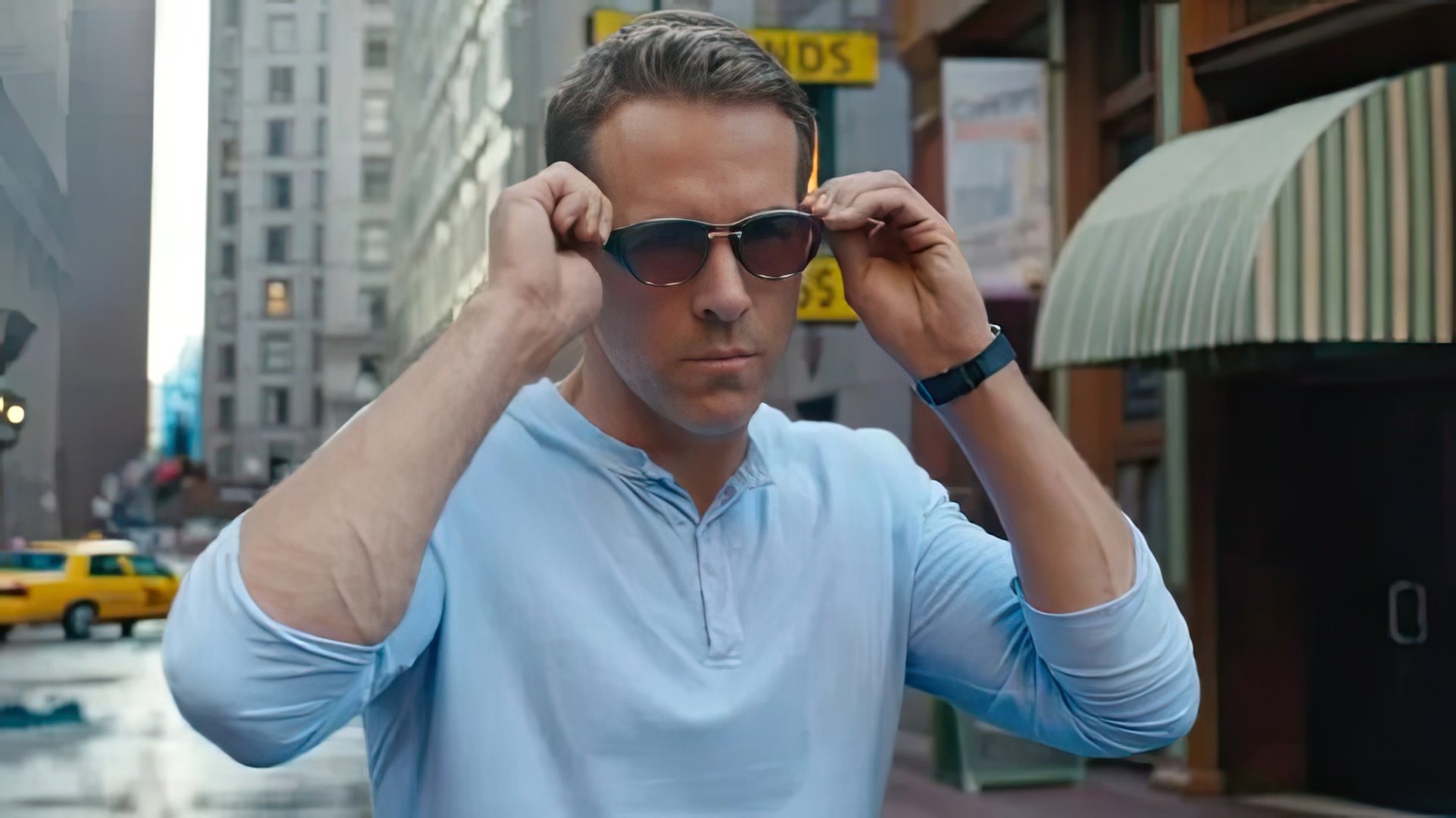 Ryan Reynolds nel film Free Guy