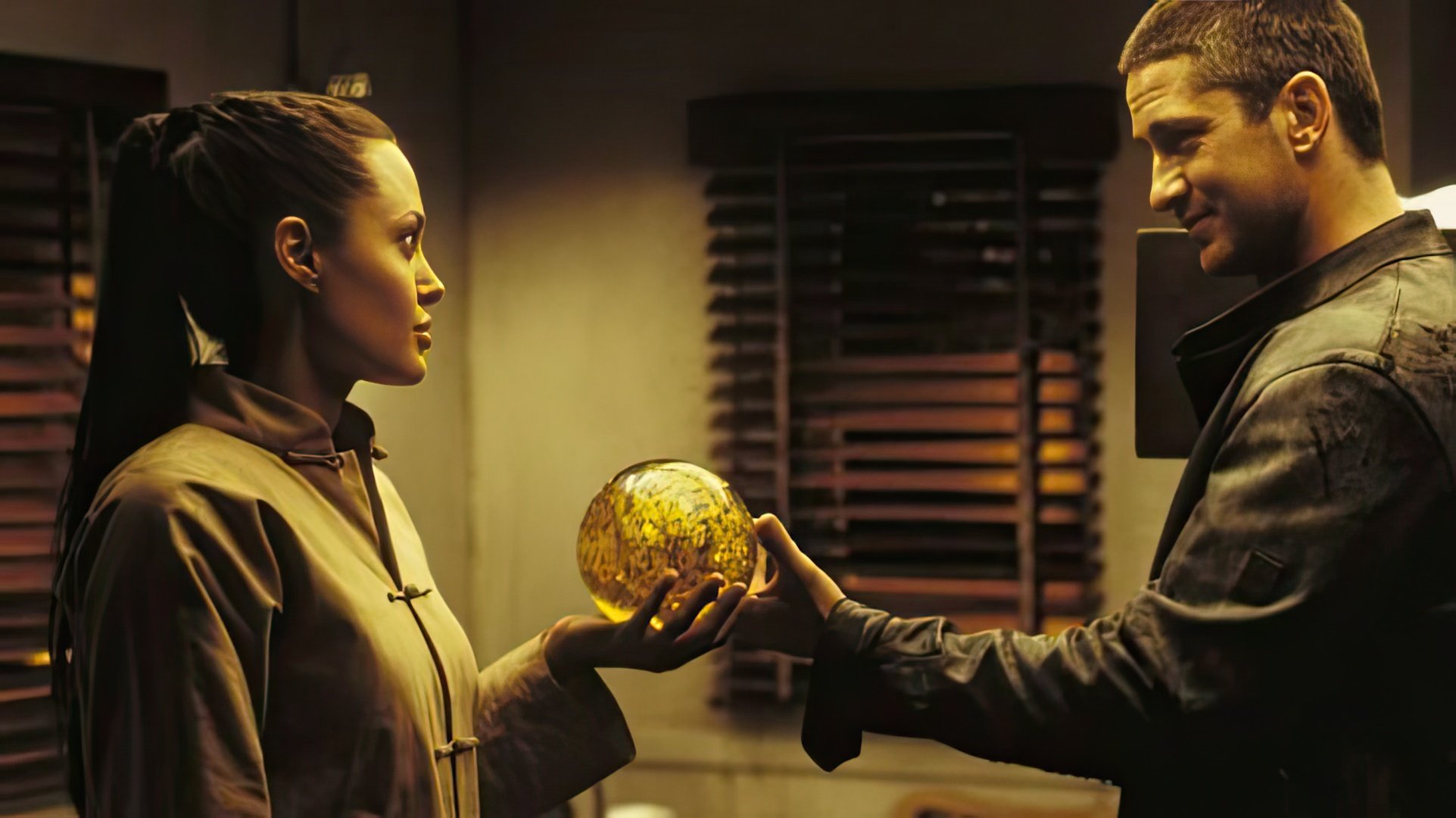 L'attore fu associato ad Angelina Jolie