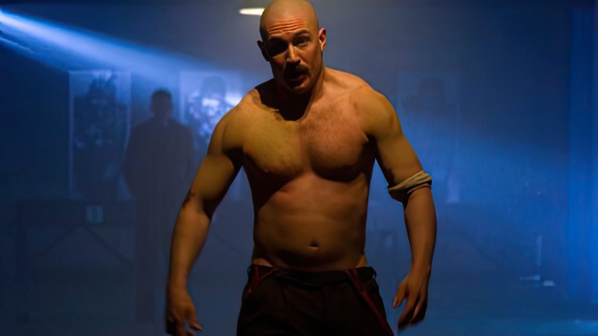 Tom Hardy nei panni di Bronson