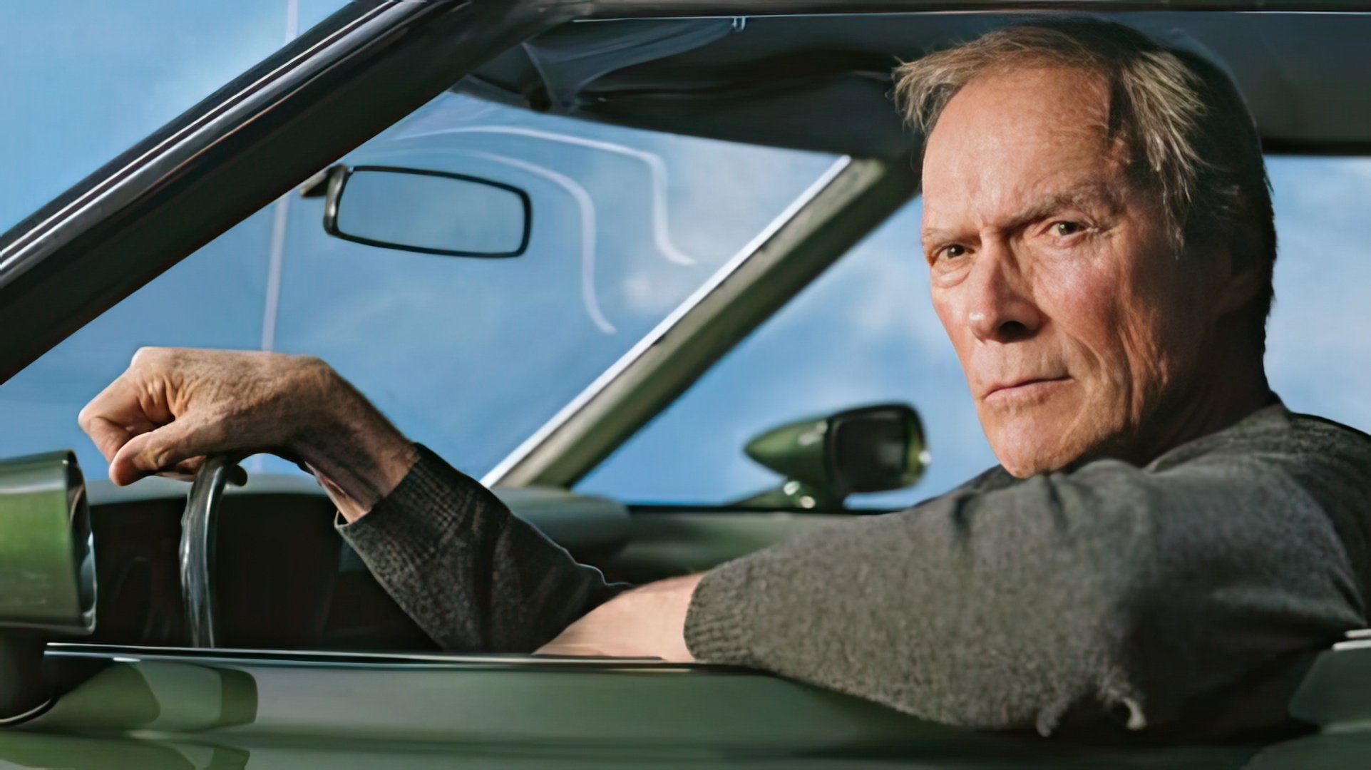 Clint Eastwood nel film Gran Torino