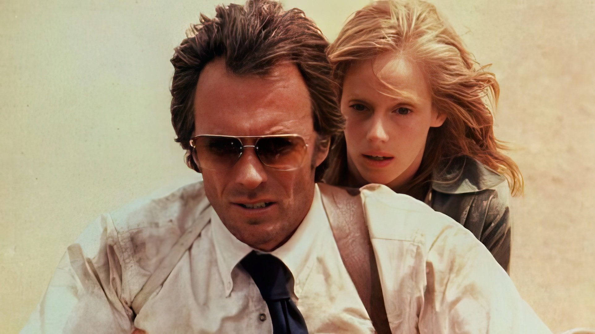 Eastwood e Locke nel film The Gauntlet