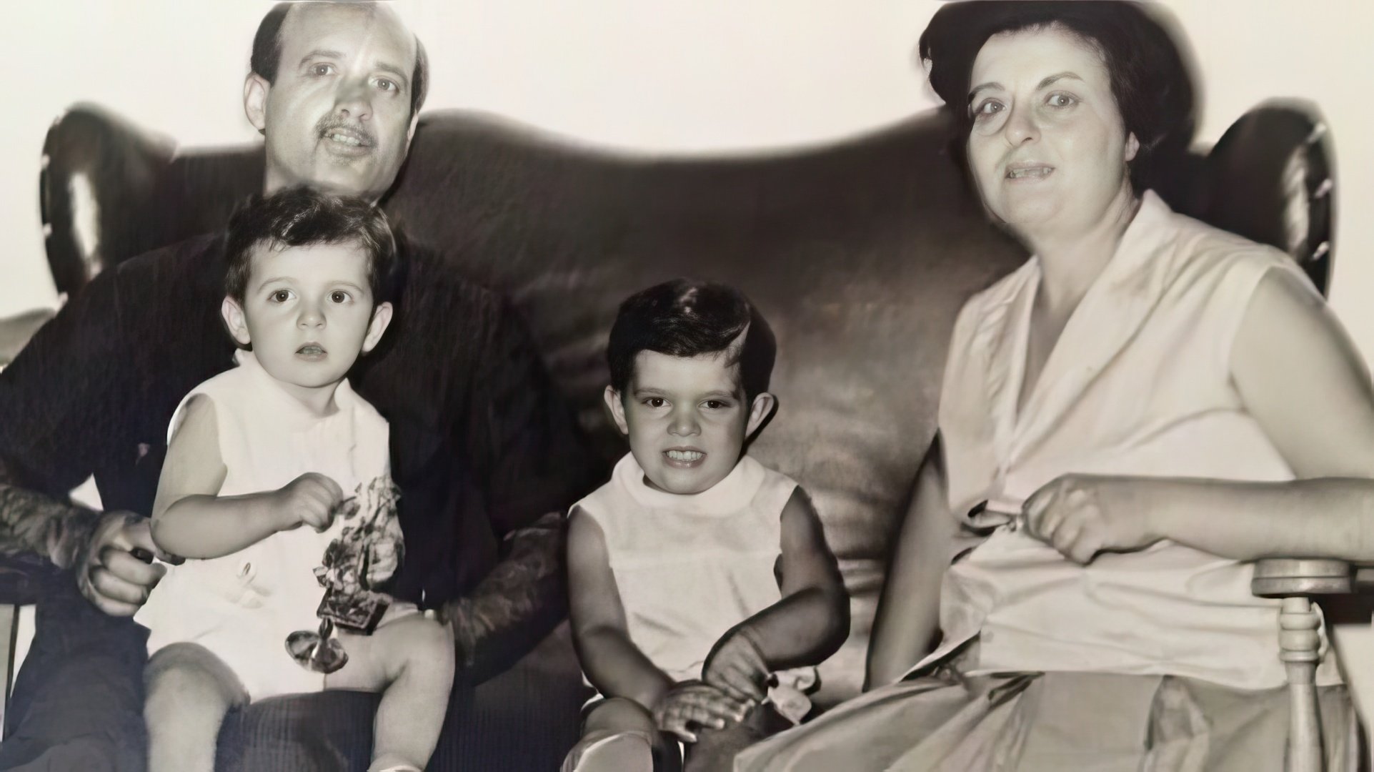 Antonio Banderas con i genitori e il fratello