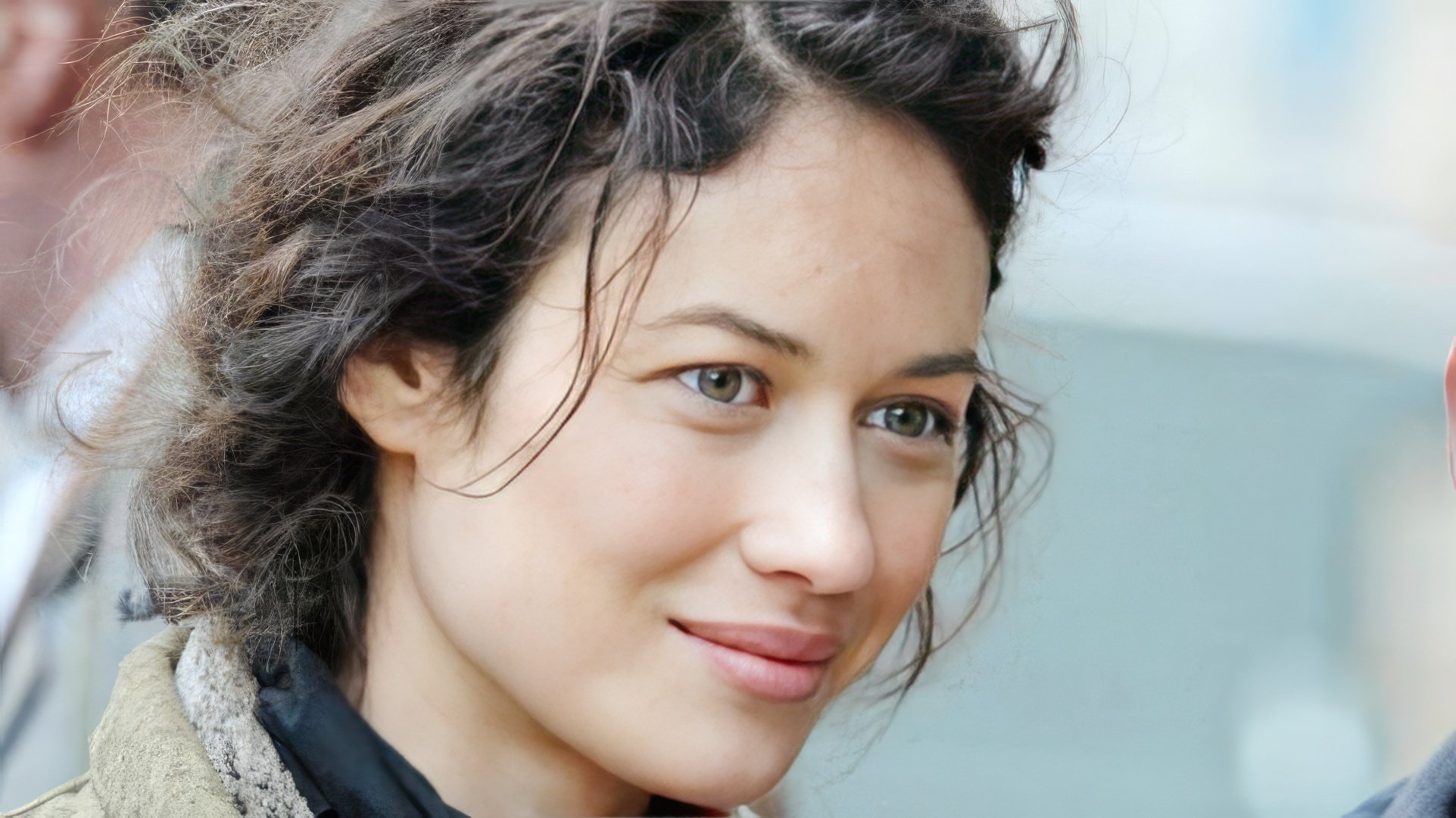 Olga Kurylenko senza trucco