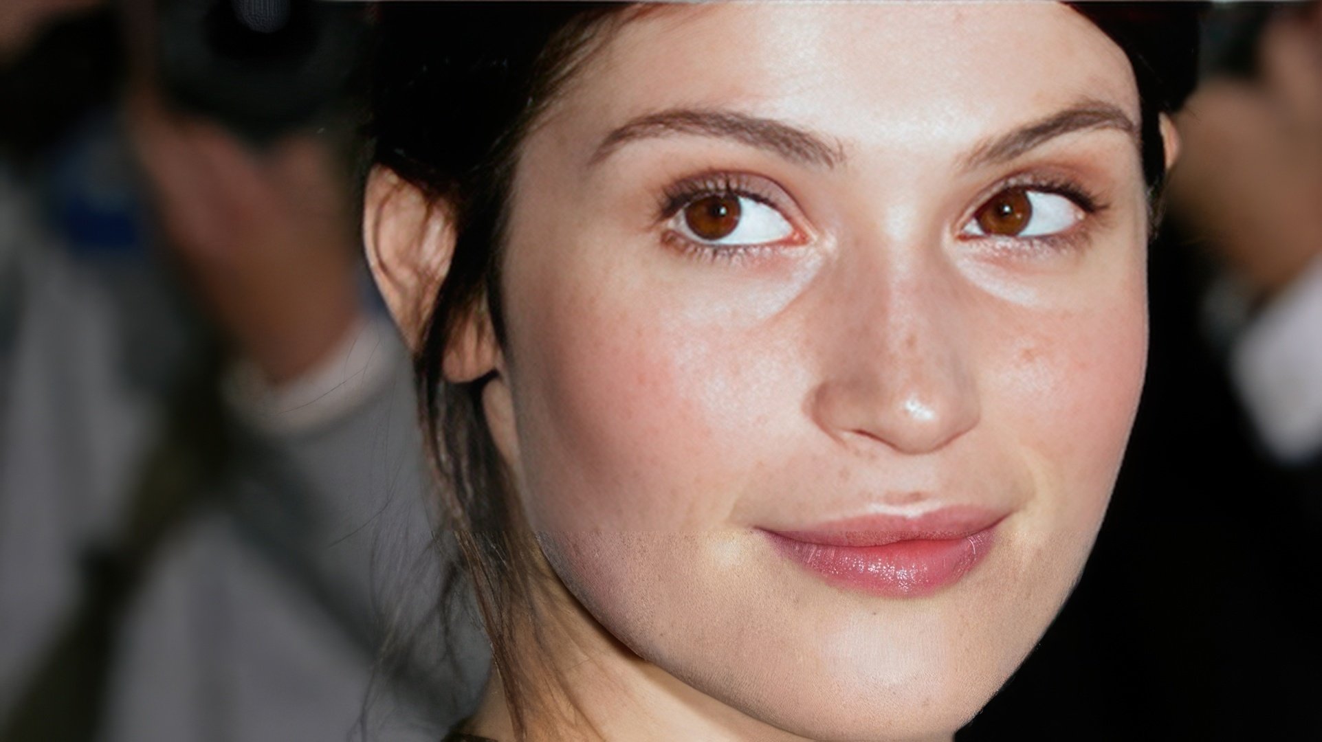 Gemma Arterton senza trucco