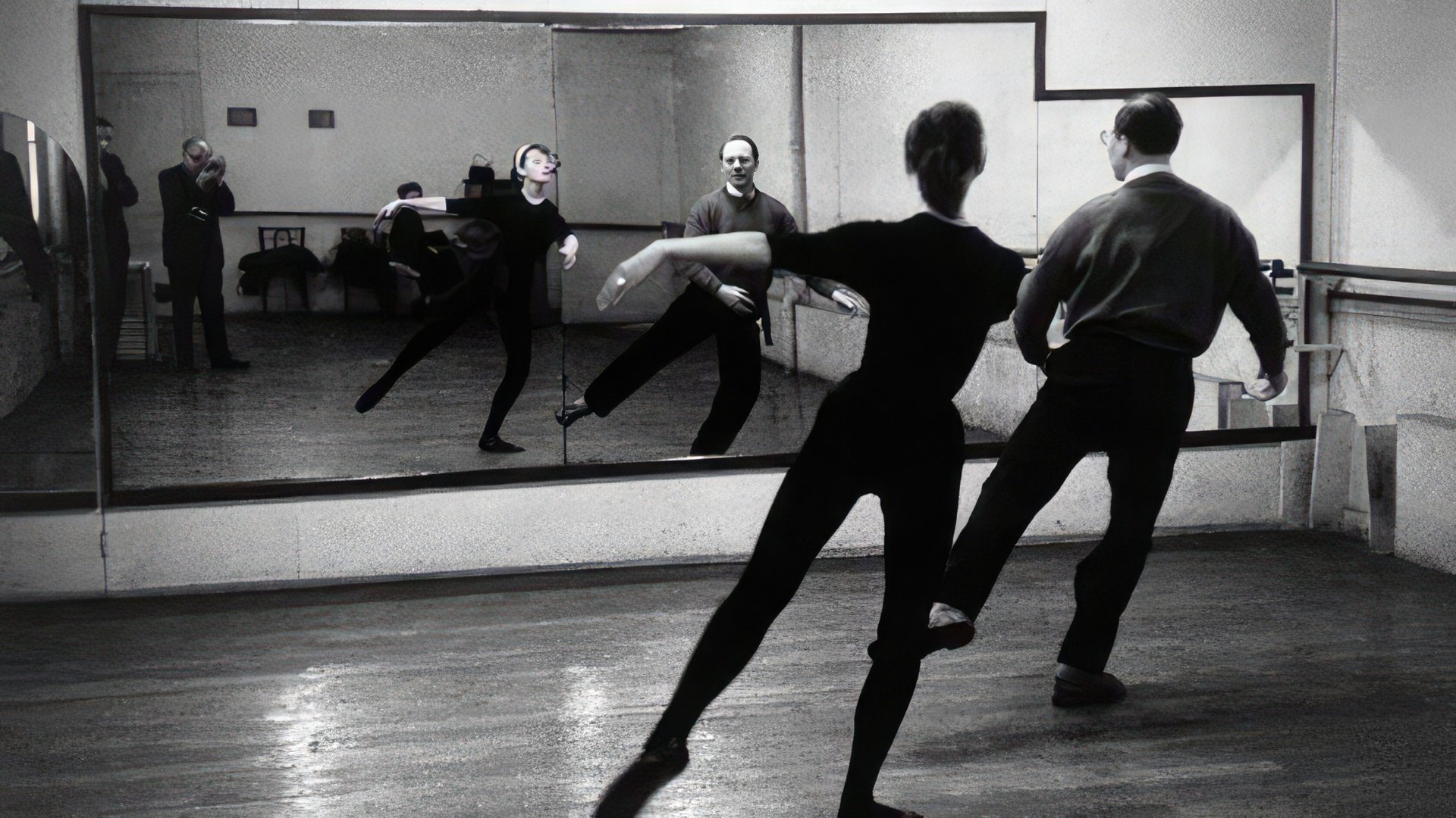 Audrey Hepburn durante le lezioni di balletto
