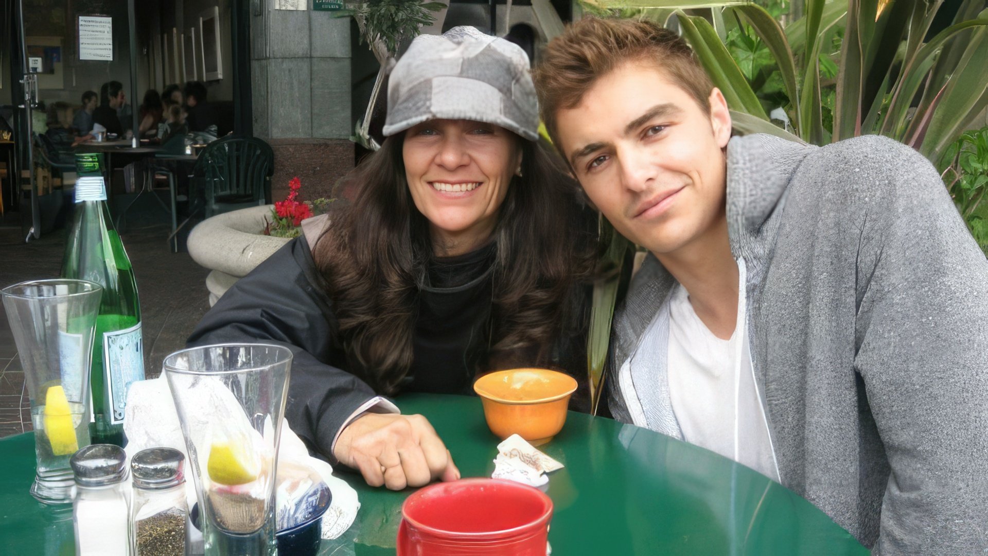 Dave Franco con sua madre