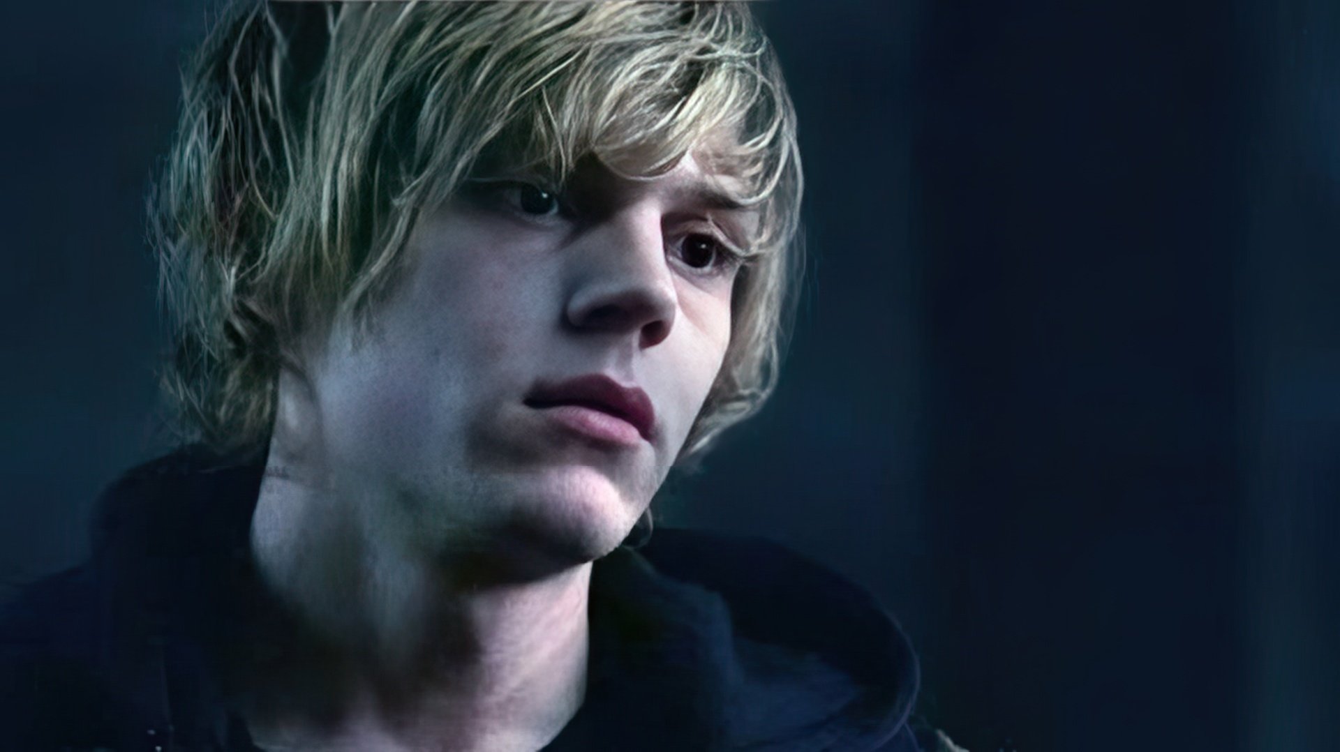 Evan Peters nei panni di Tate Langdon
