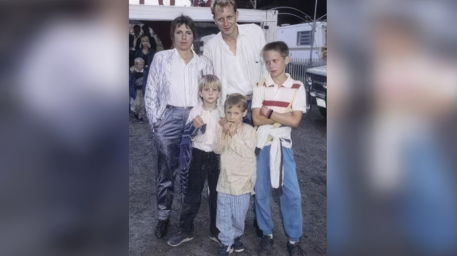 Stellan Skarsgård con i suoi figli e la moglie