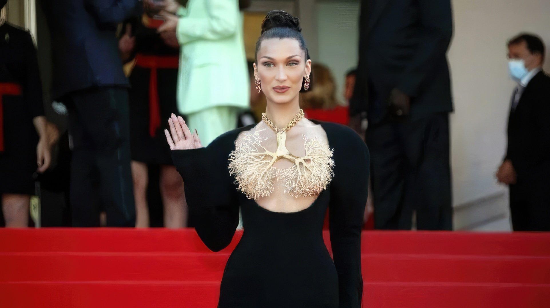 Bella Hadid al Festival di Cannes 2021