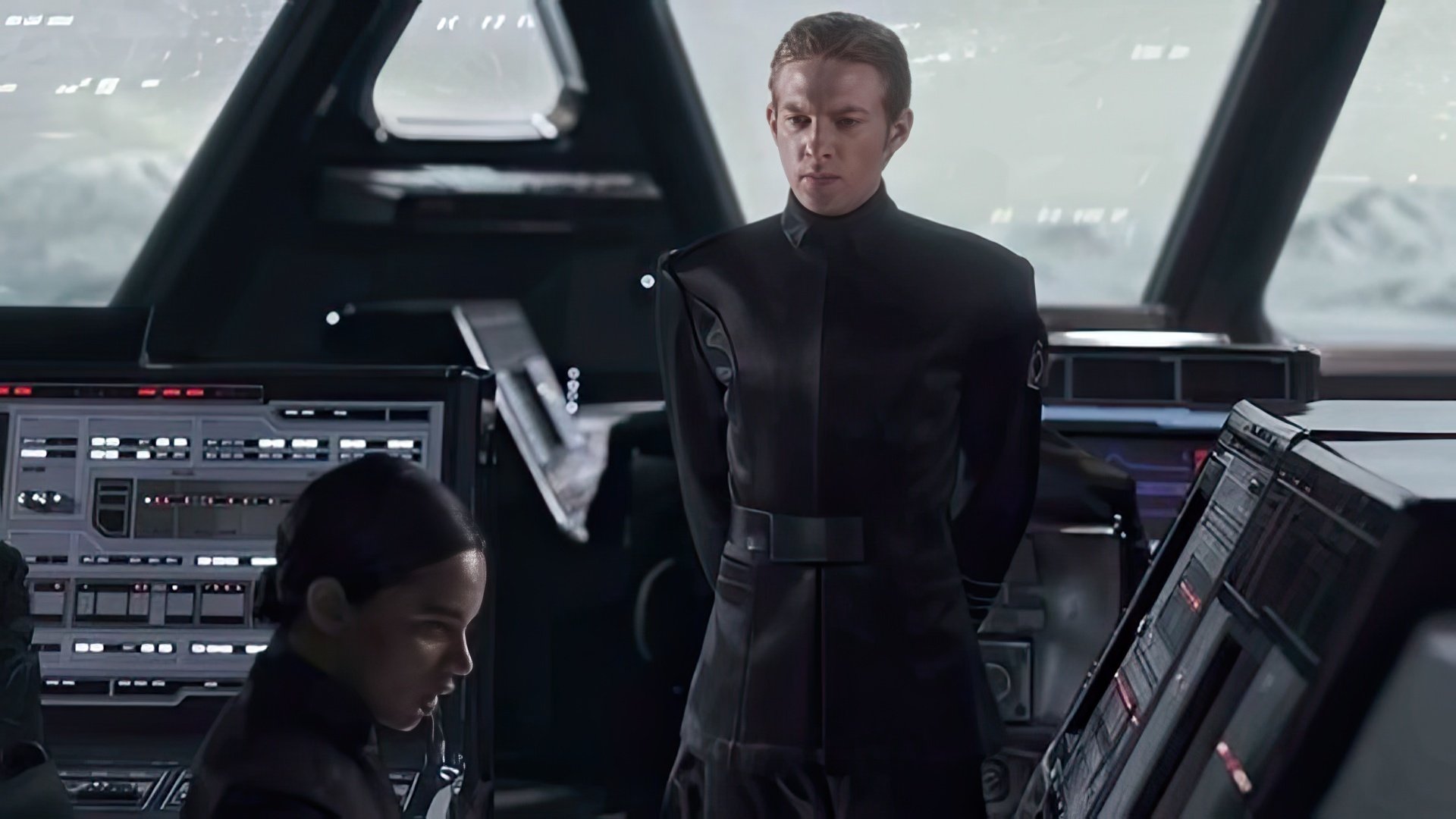 Domhnall Gleeson sul set del film "Star Wars"