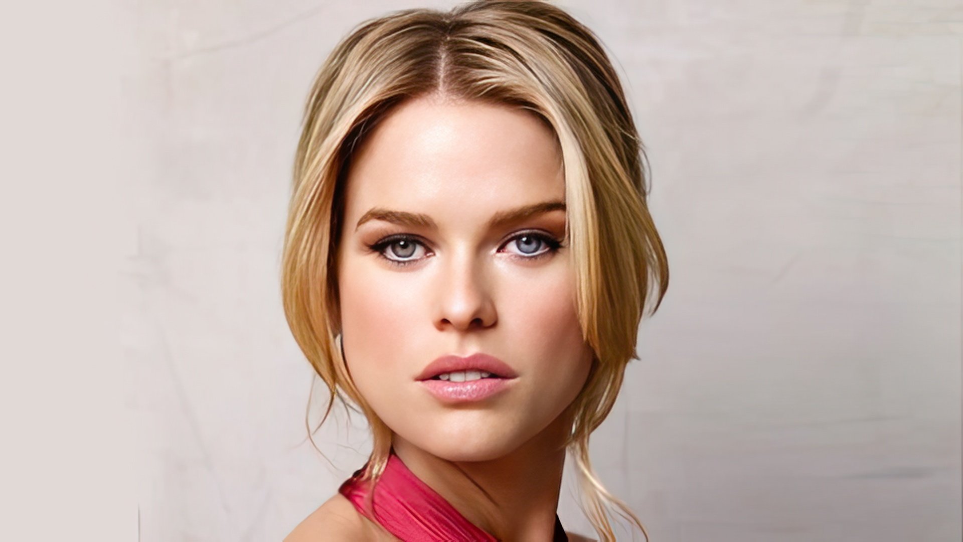 Alice Eve ha l'eterocromia