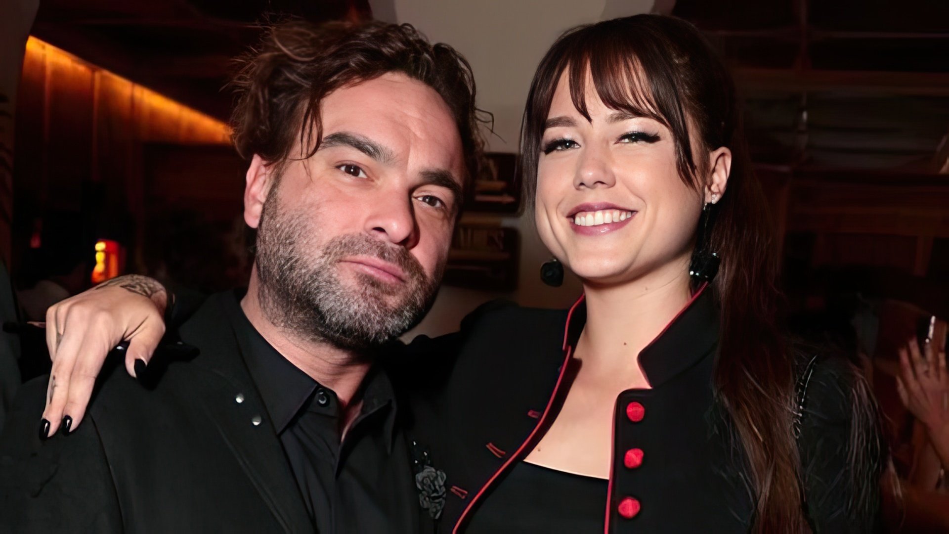 Johnny Galecki e Alaina Meyer